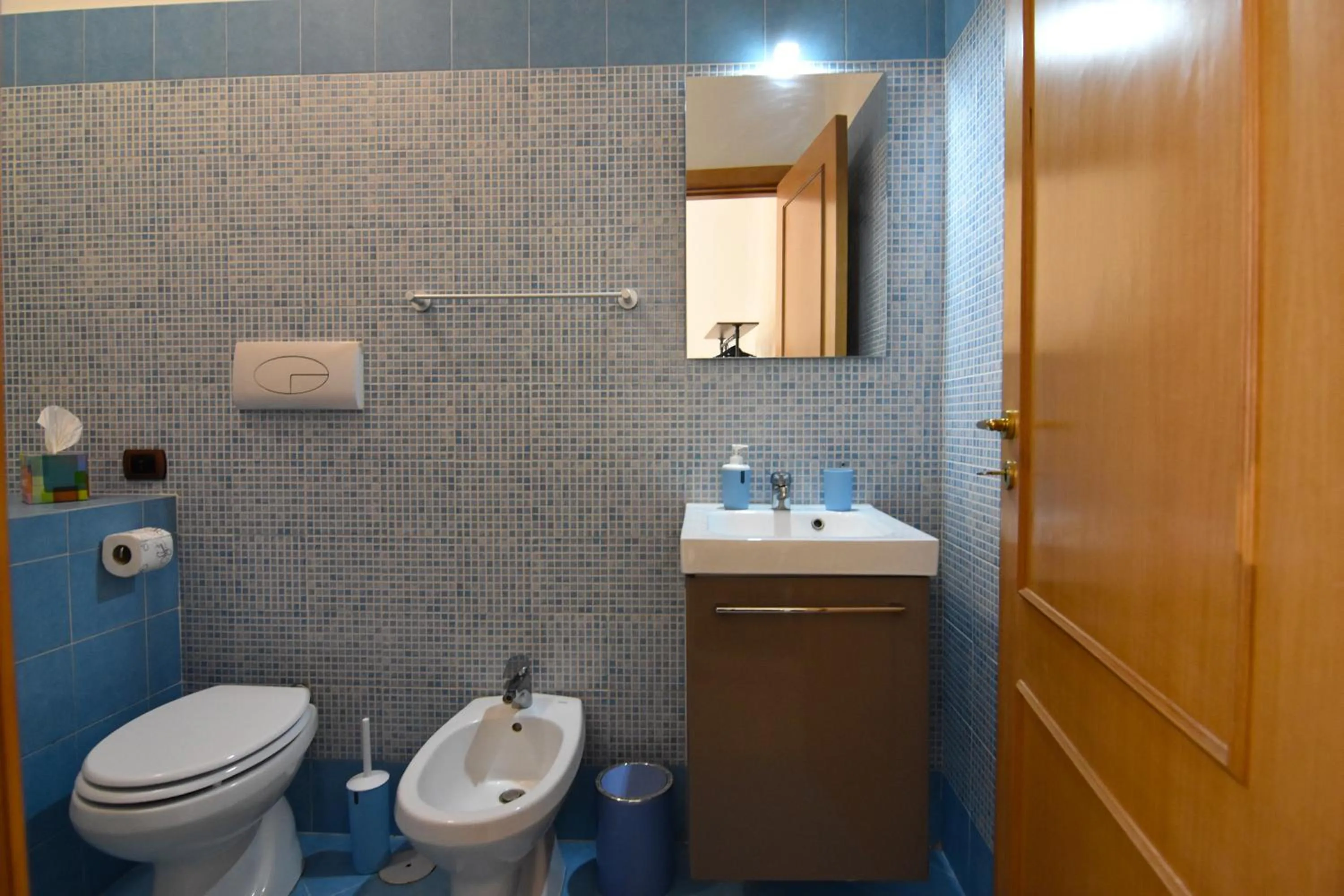 Toilet in Napoli Cityscape