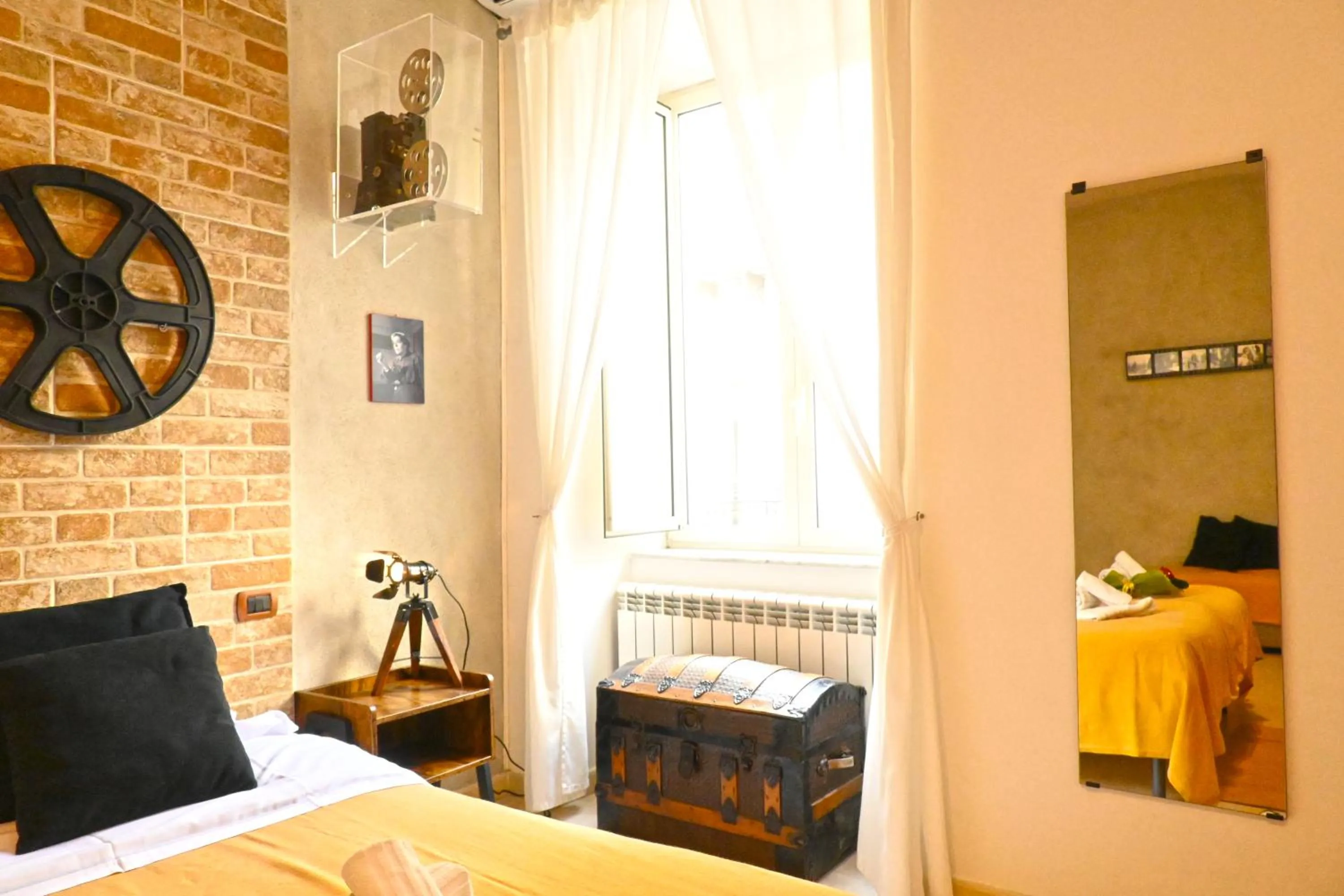 Bed in Napoli Cityscape