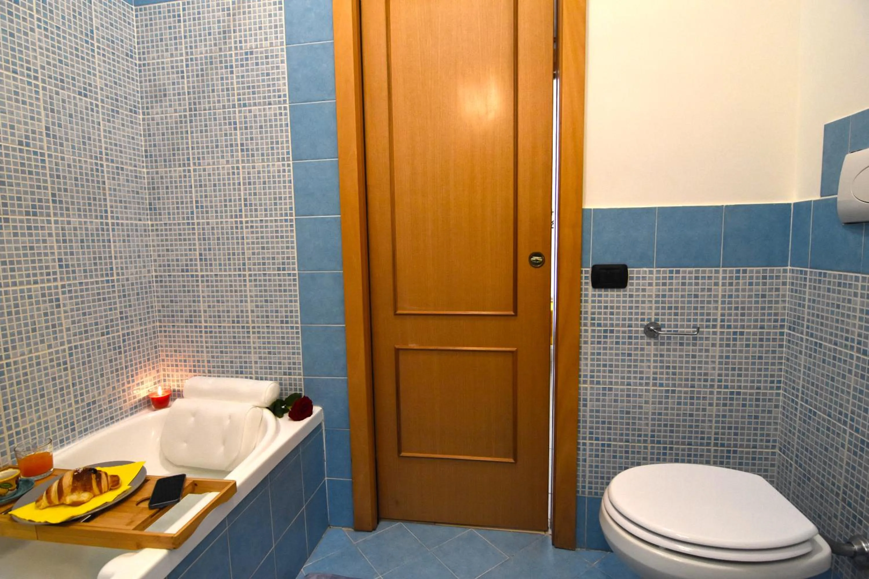 Bathroom in Napoli Cityscape
