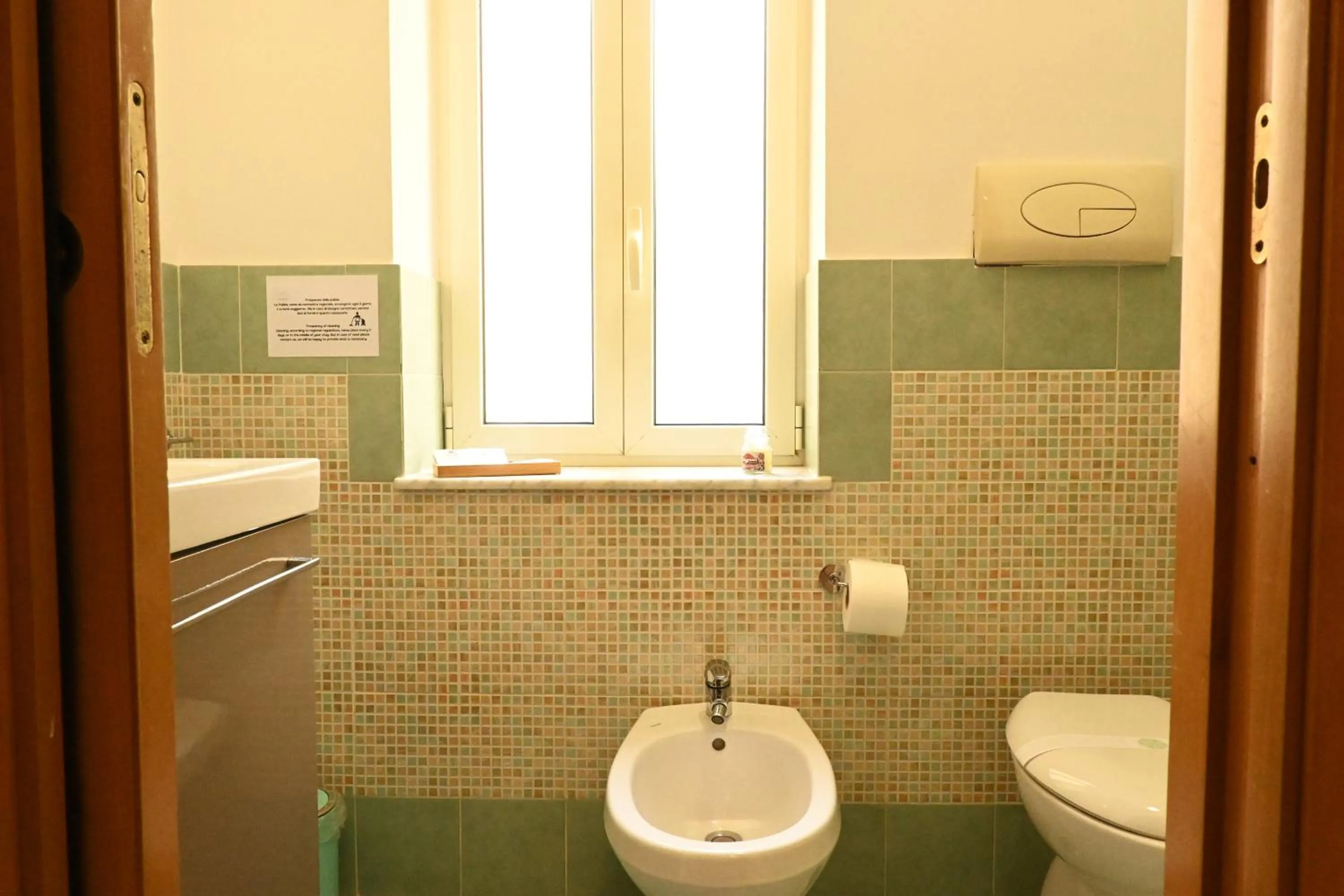 Bathroom in Napoli Cityscape