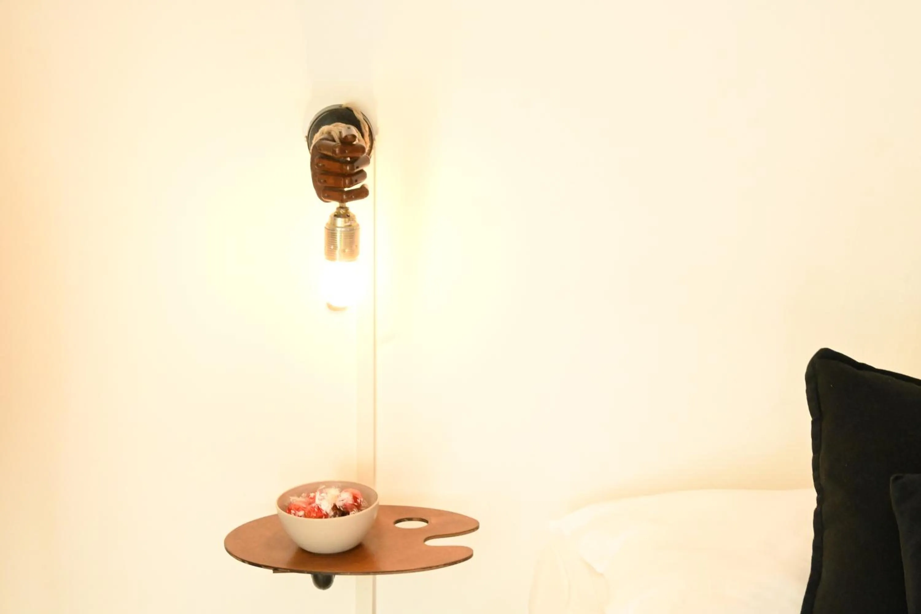 Bed in Napoli Cityscape