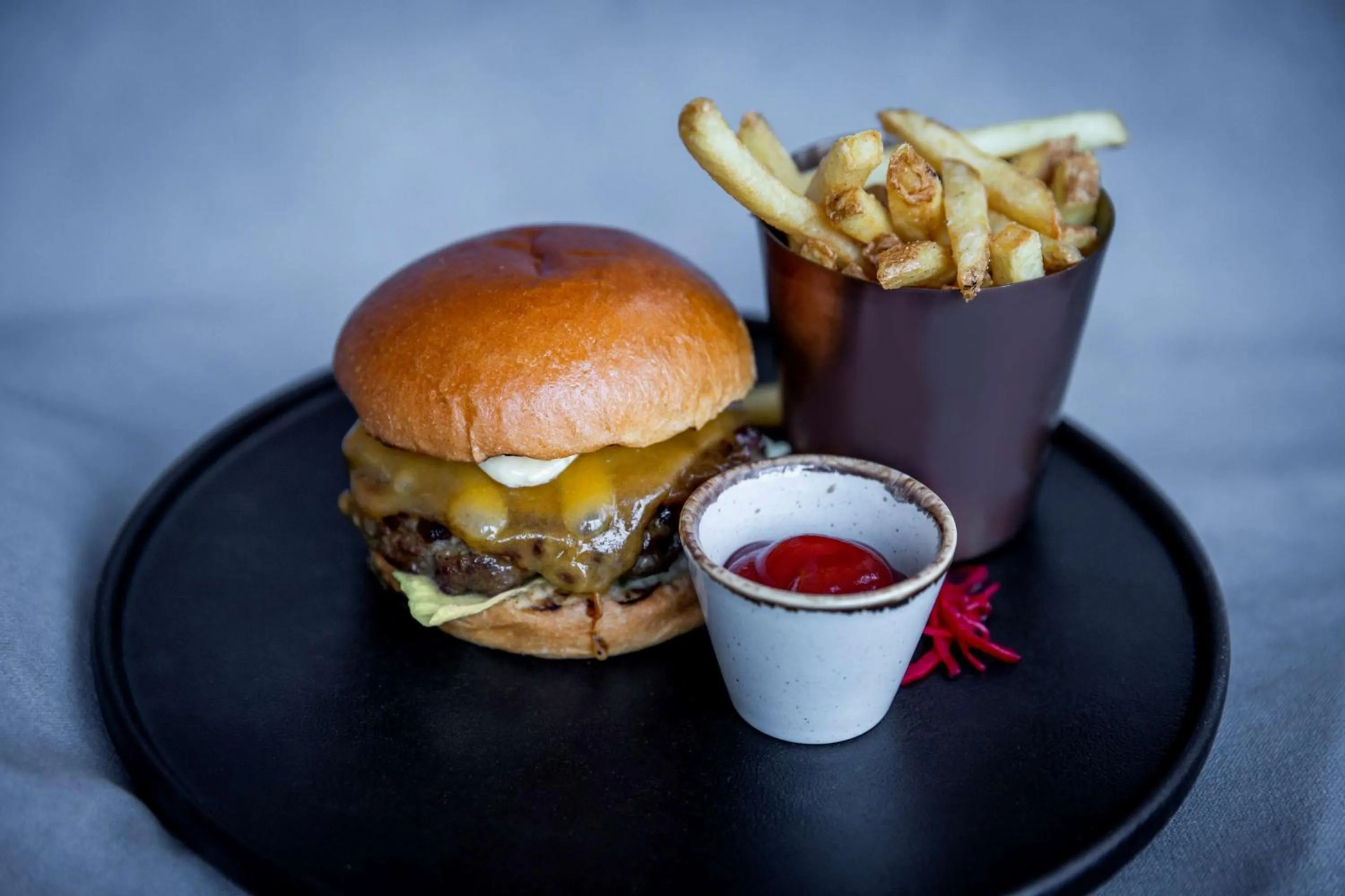 Restaurant/places to eat in Radisson RED, Oslo Airport