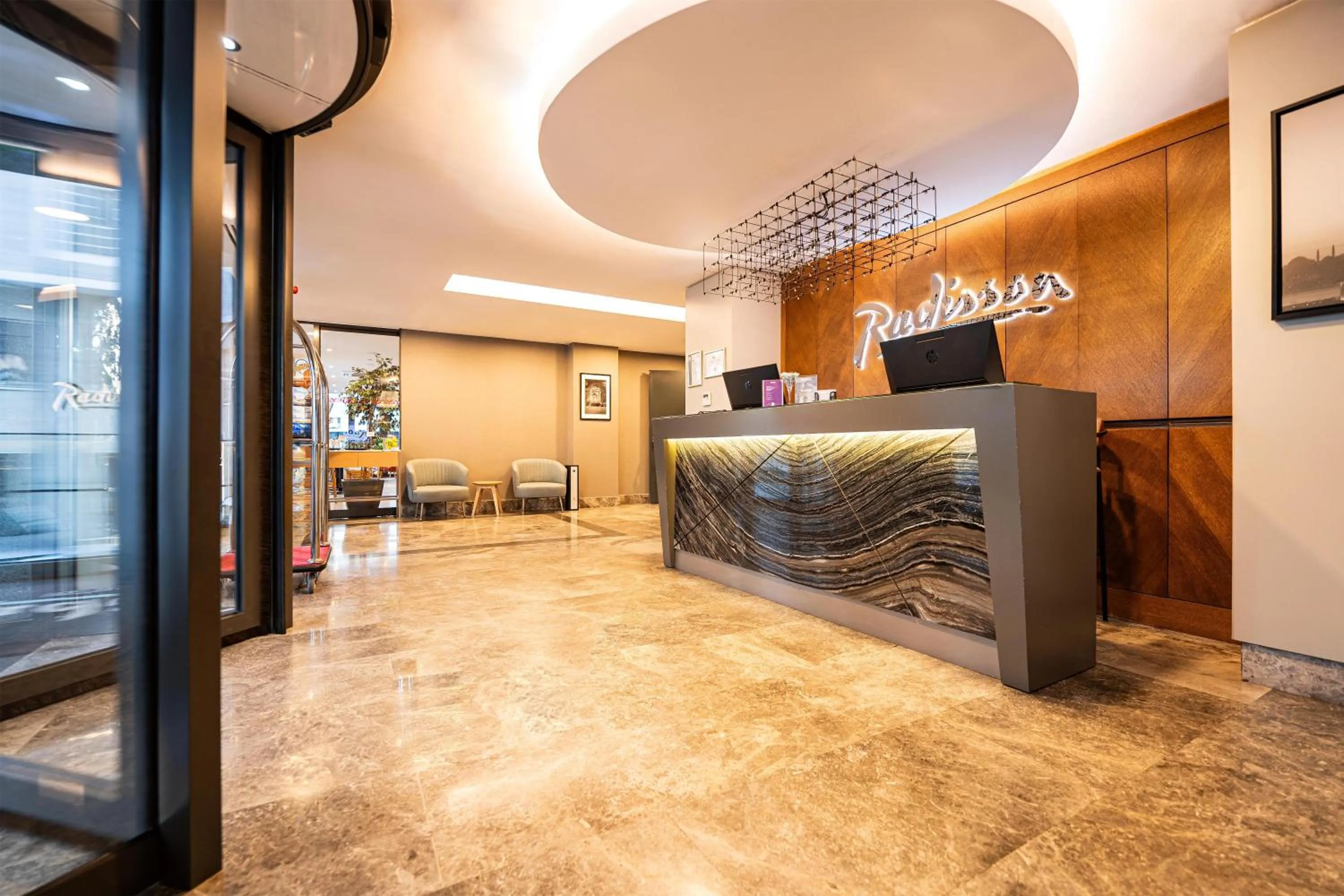 Lobby or reception in Radisson Hotel Istanbul Harbiye