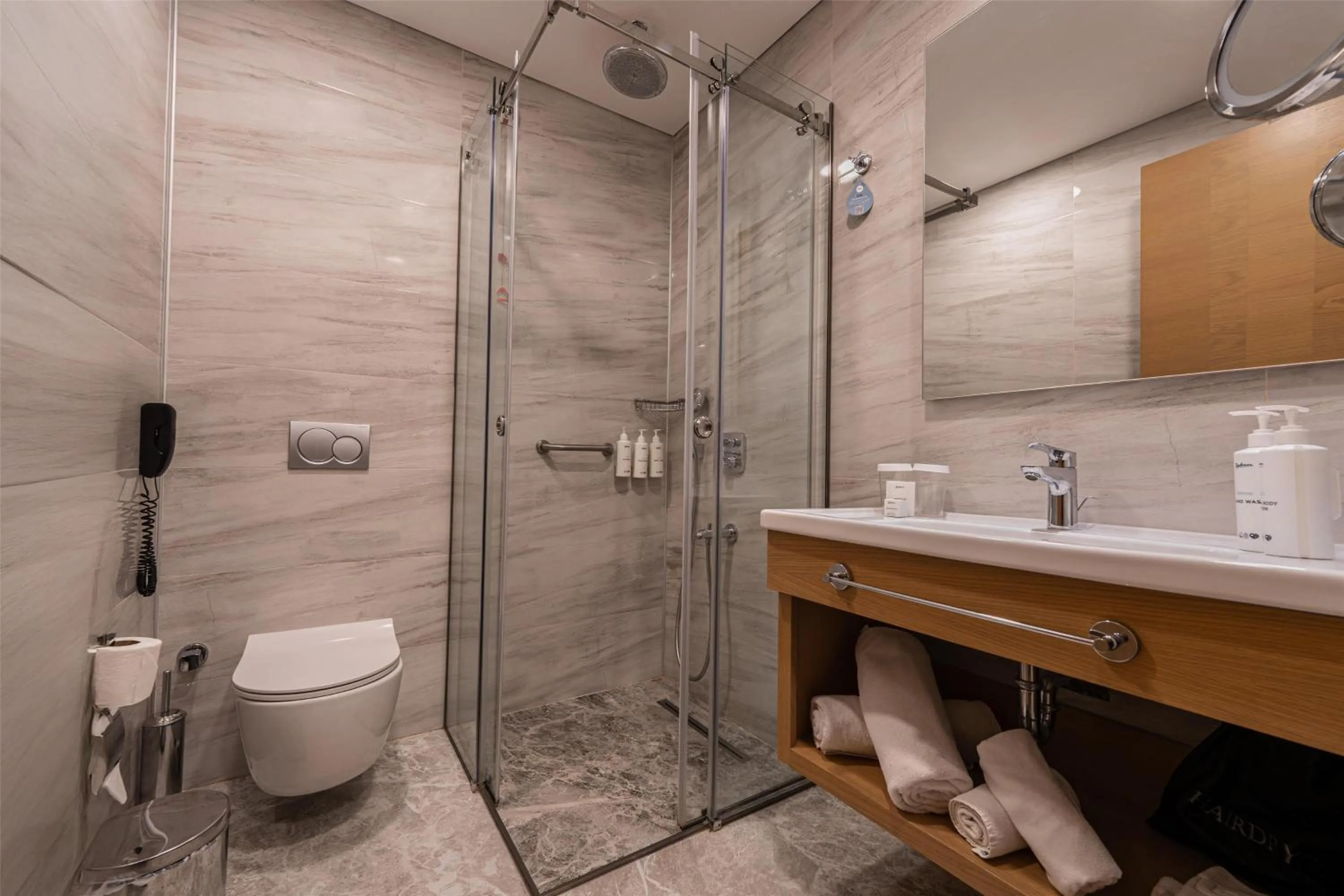 Bathroom in Radisson Hotel Istanbul Harbiye