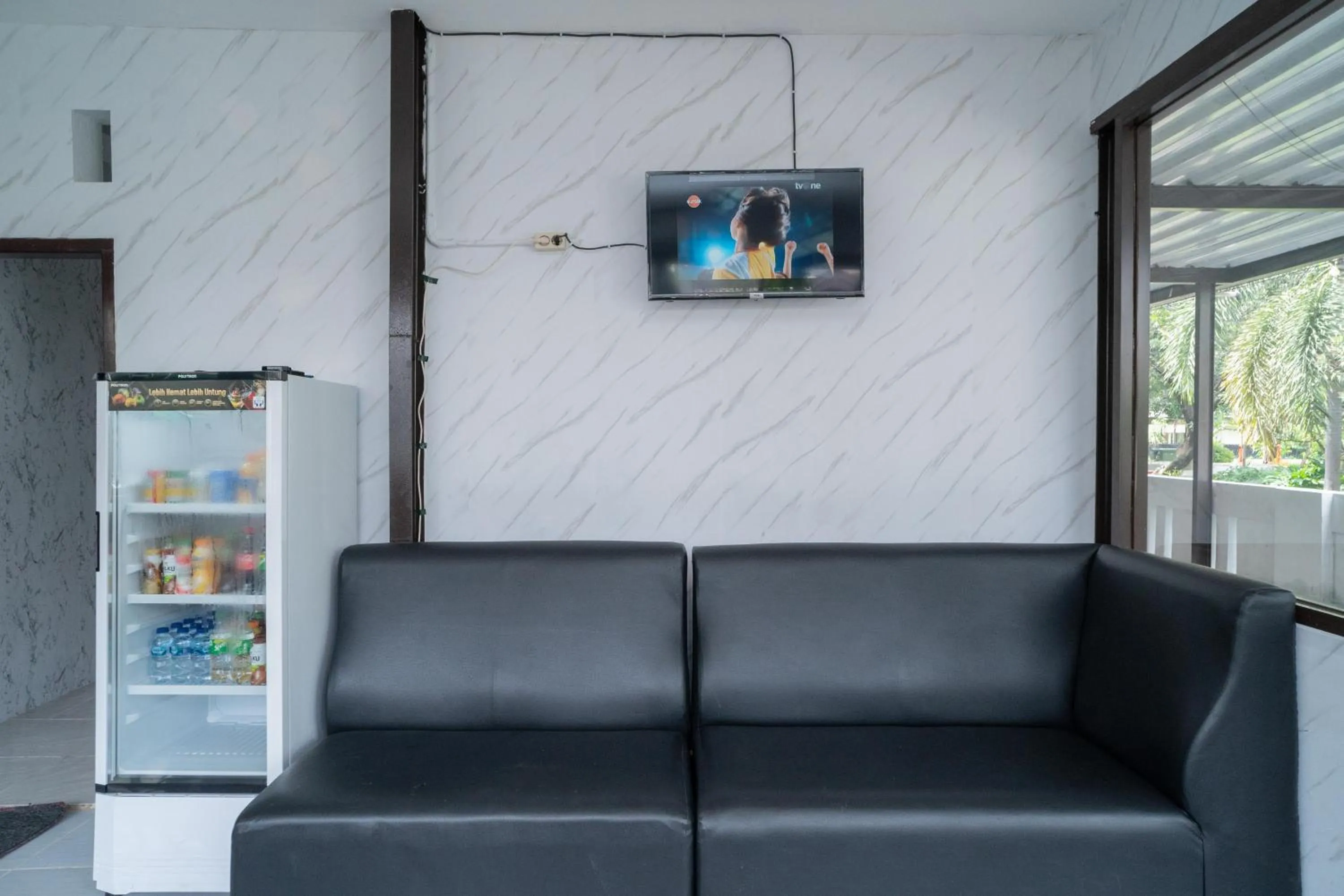 RedDoorz Plus near ITC Cempaka Mas 2