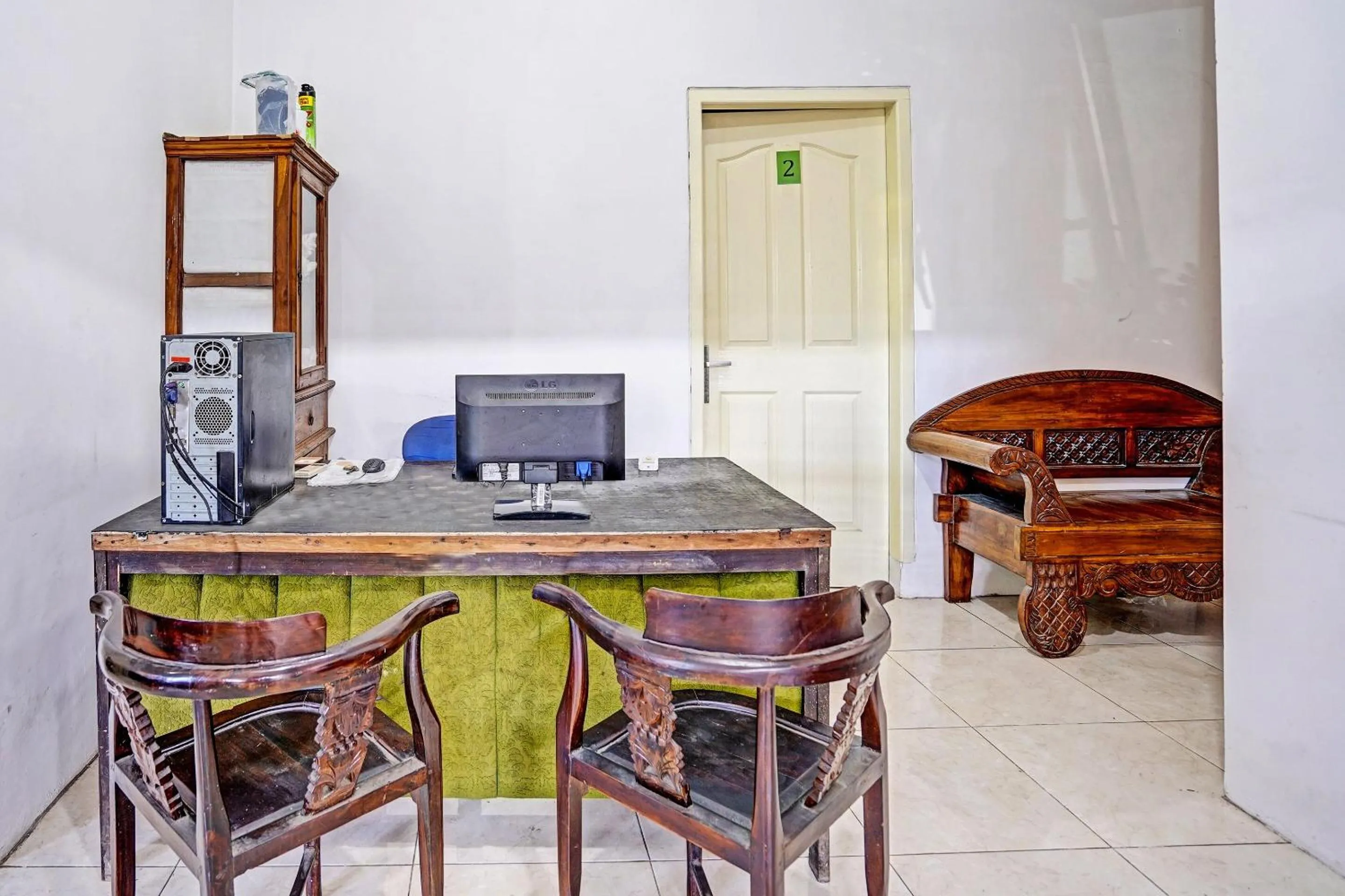 Lobby or reception in OYO 90943 Mochi 88 Homestay