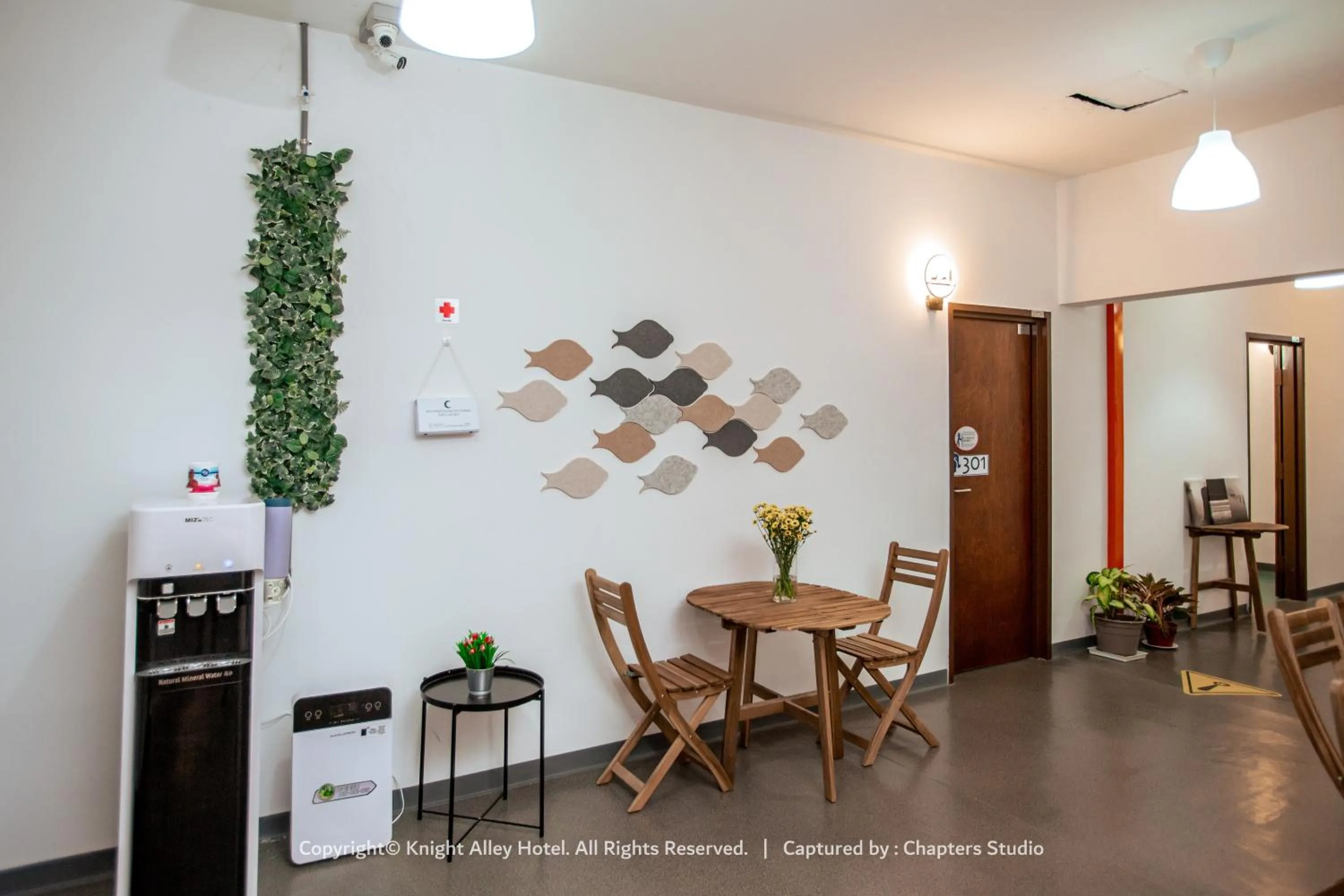 Decorative detail in Knight Alley Hotel