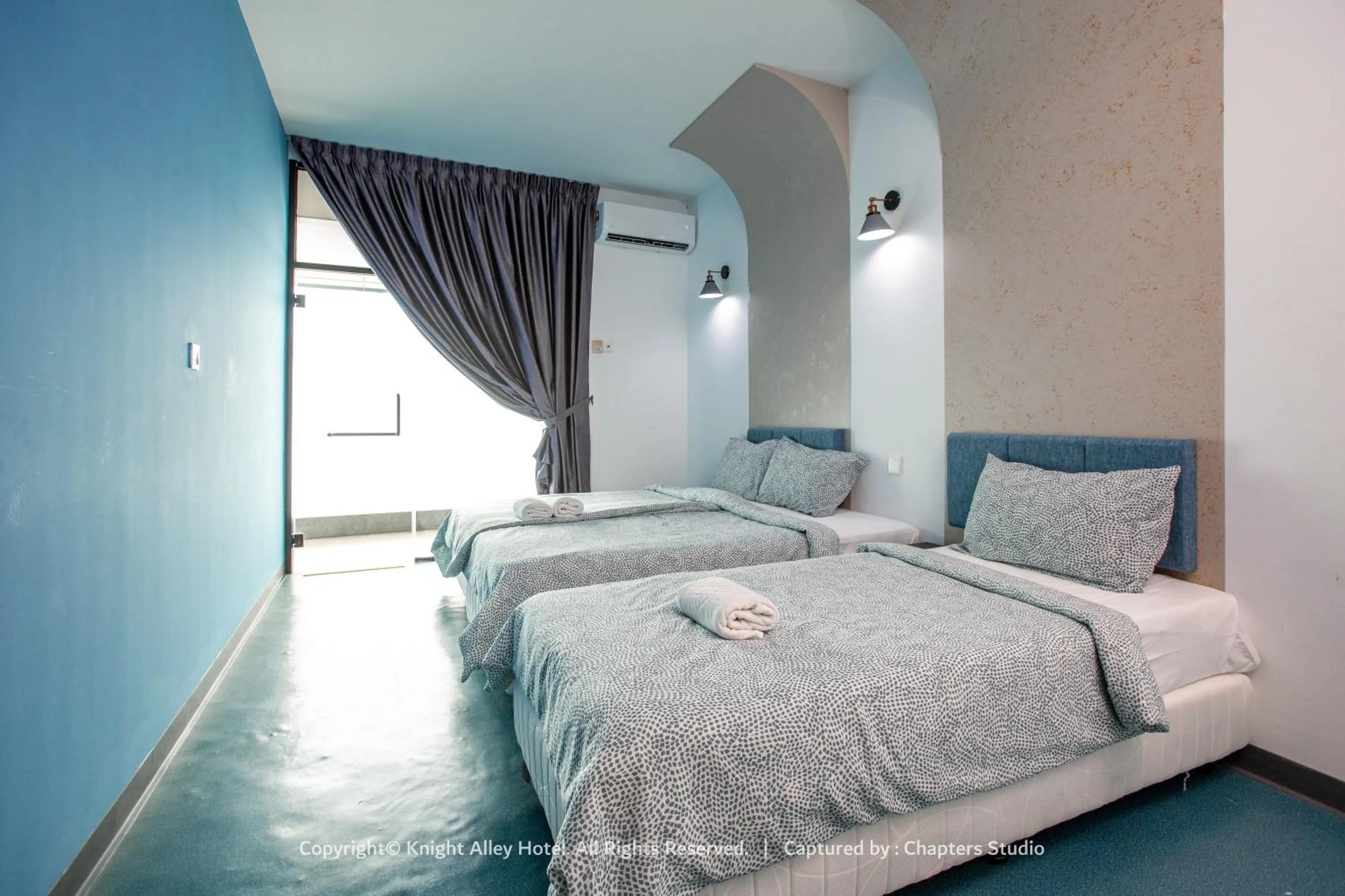 Bedroom, Bed in Knight Alley Hotel