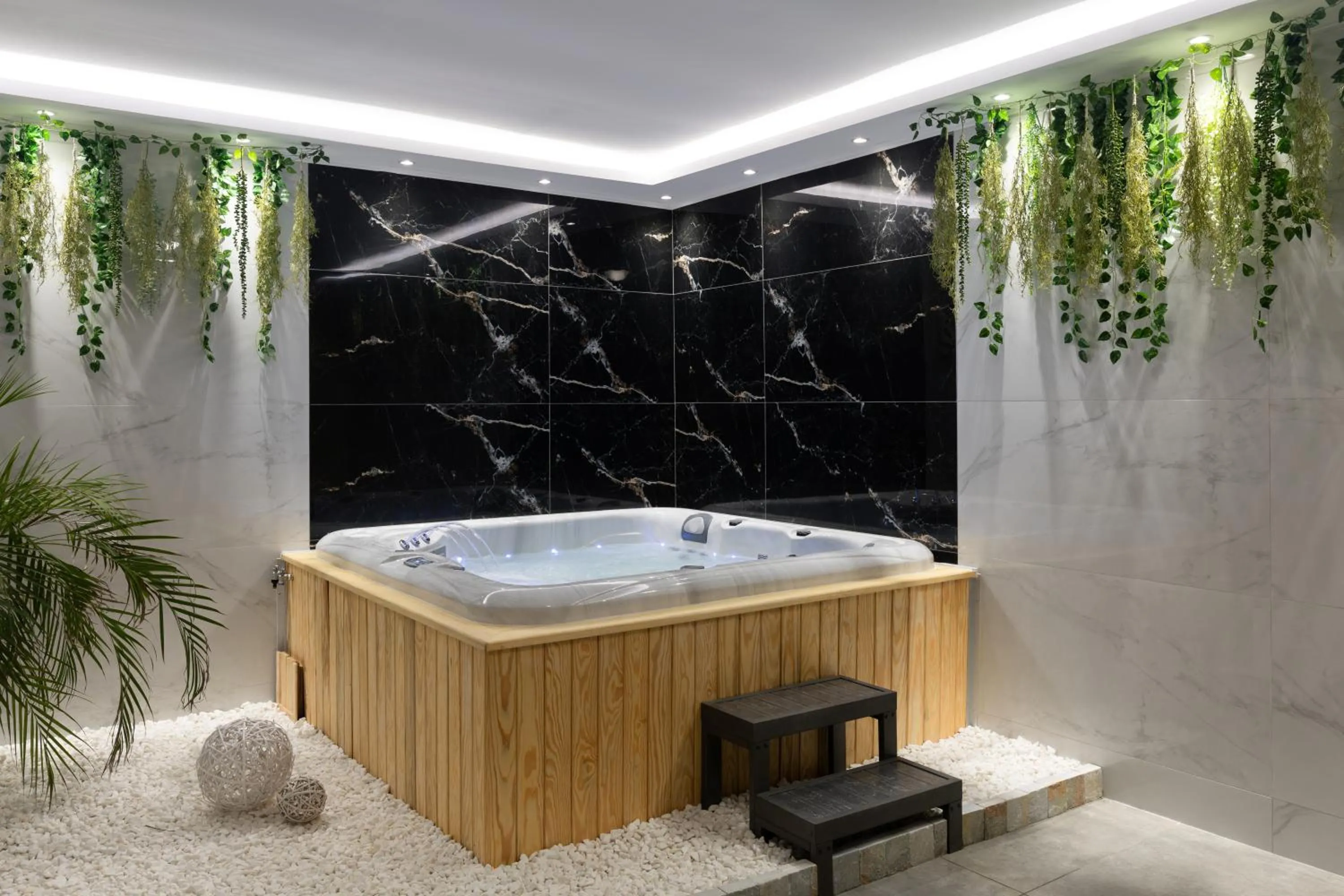 Hot Tub in Akrolithos Luxury Suites & Spa