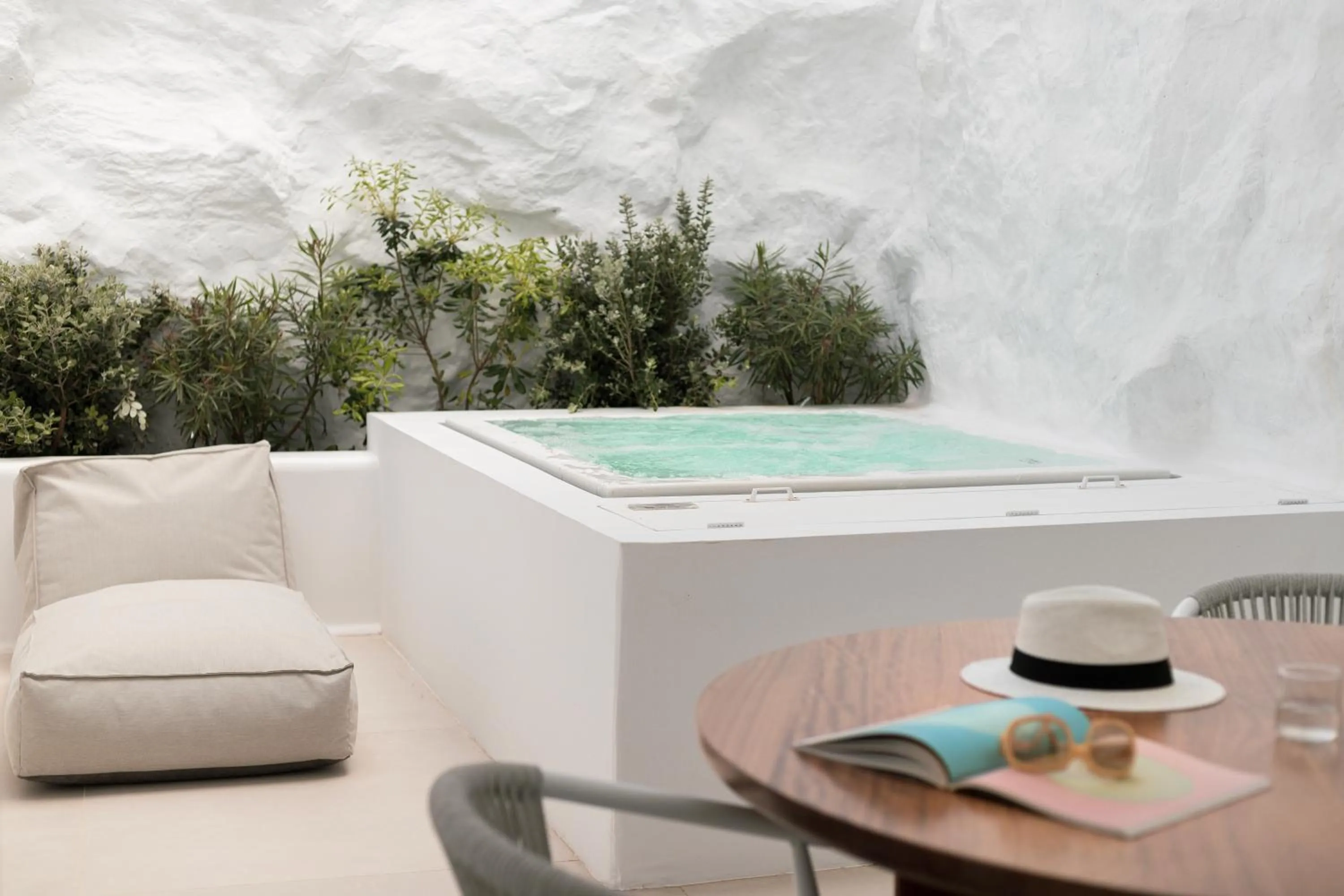 Hot Tub in Lovia Mykonos