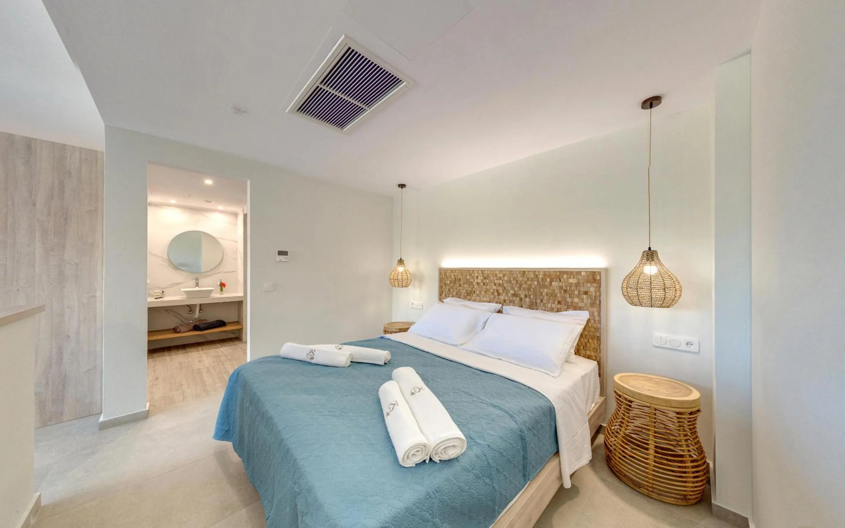 Bed in Spiros-Soula Thematic Suites