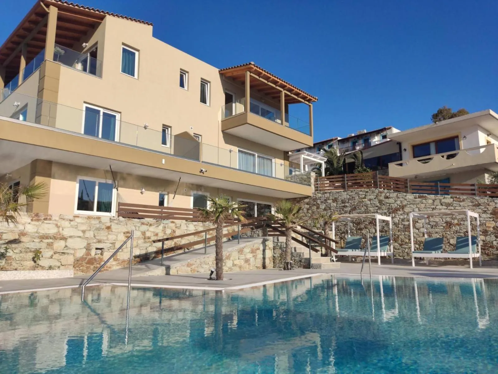 Spiros-Soula Thematic Suites