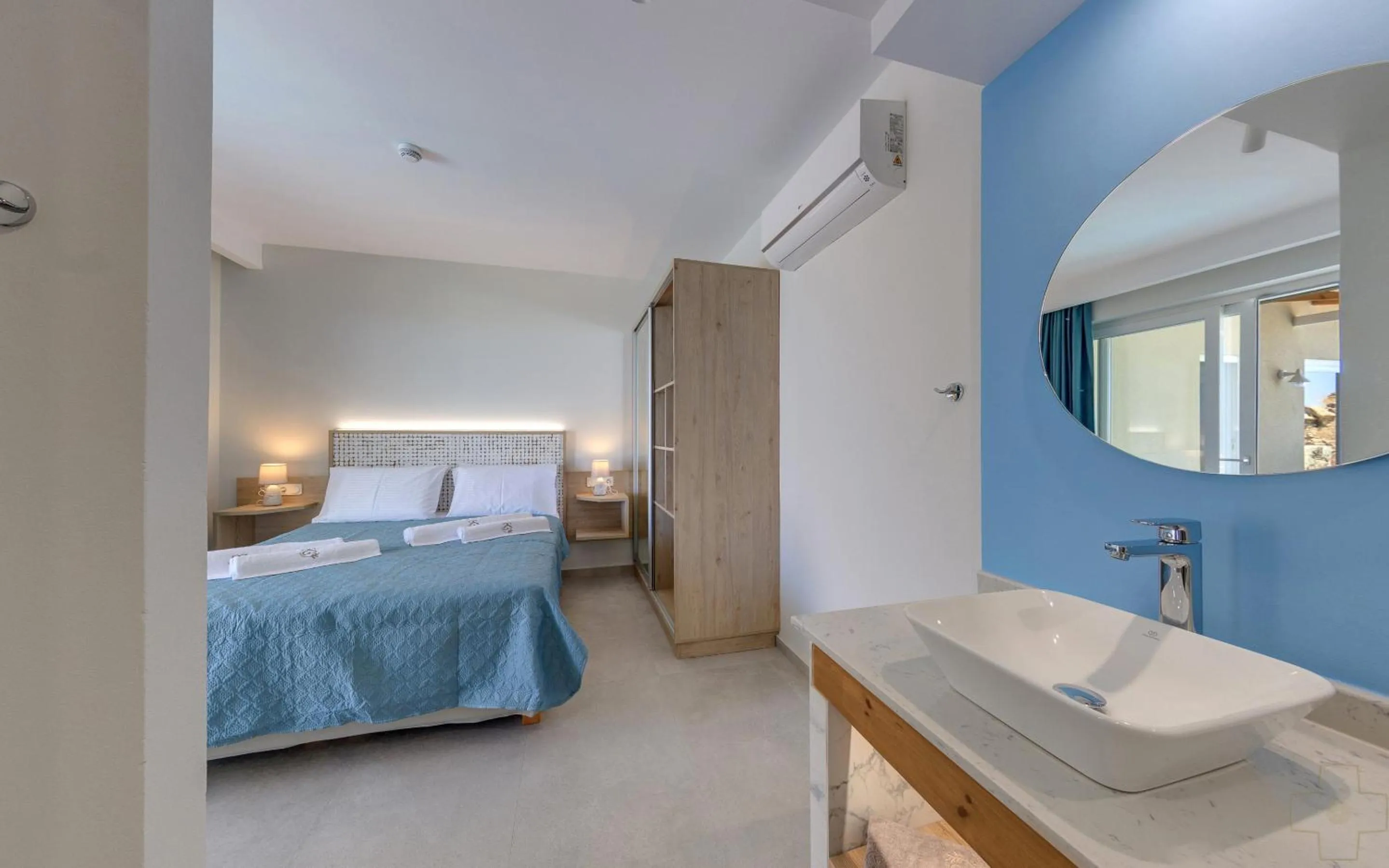 Bed in Spiros-Soula Thematic Suites