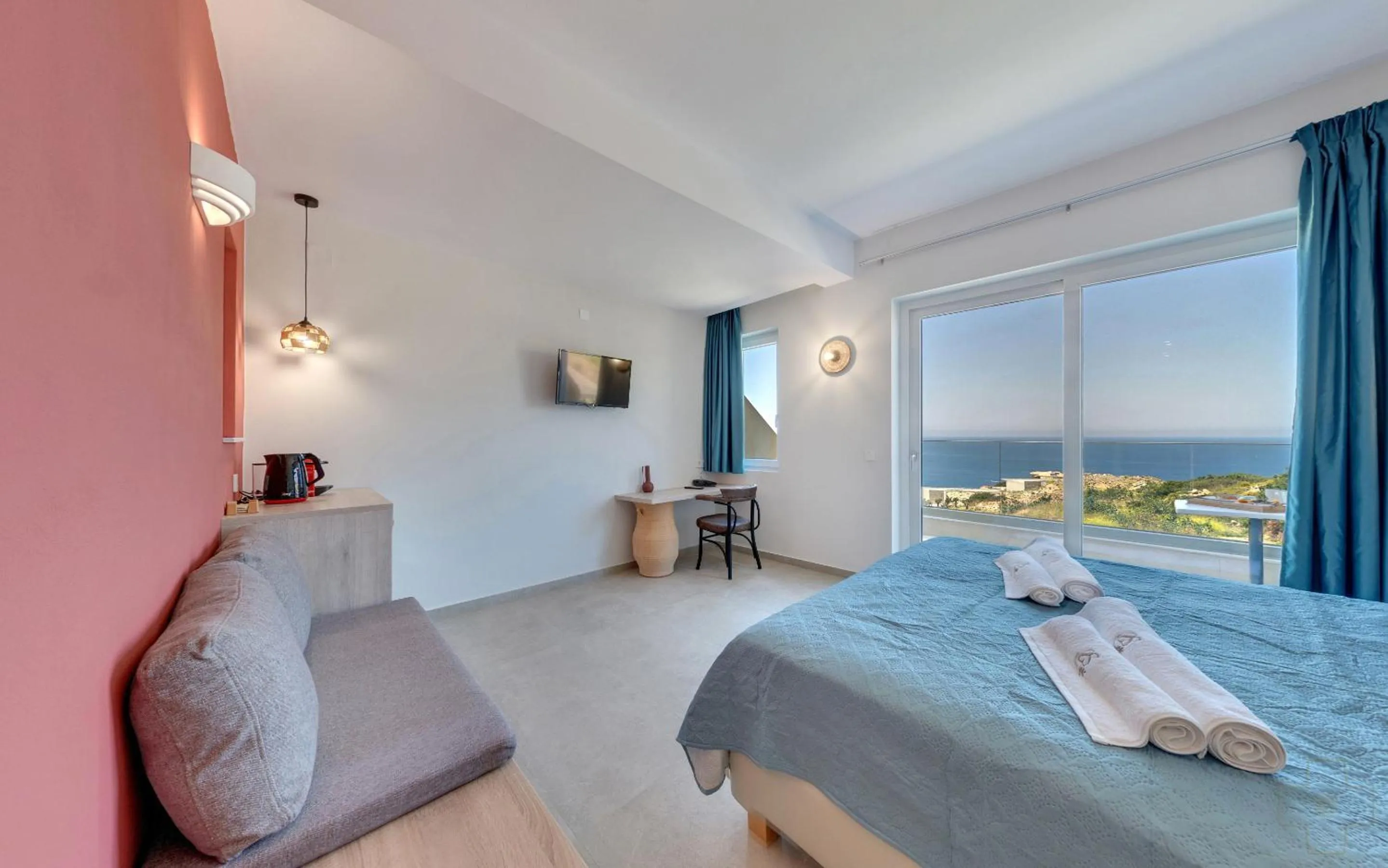 Bed in Spiros-Soula Thematic Suites