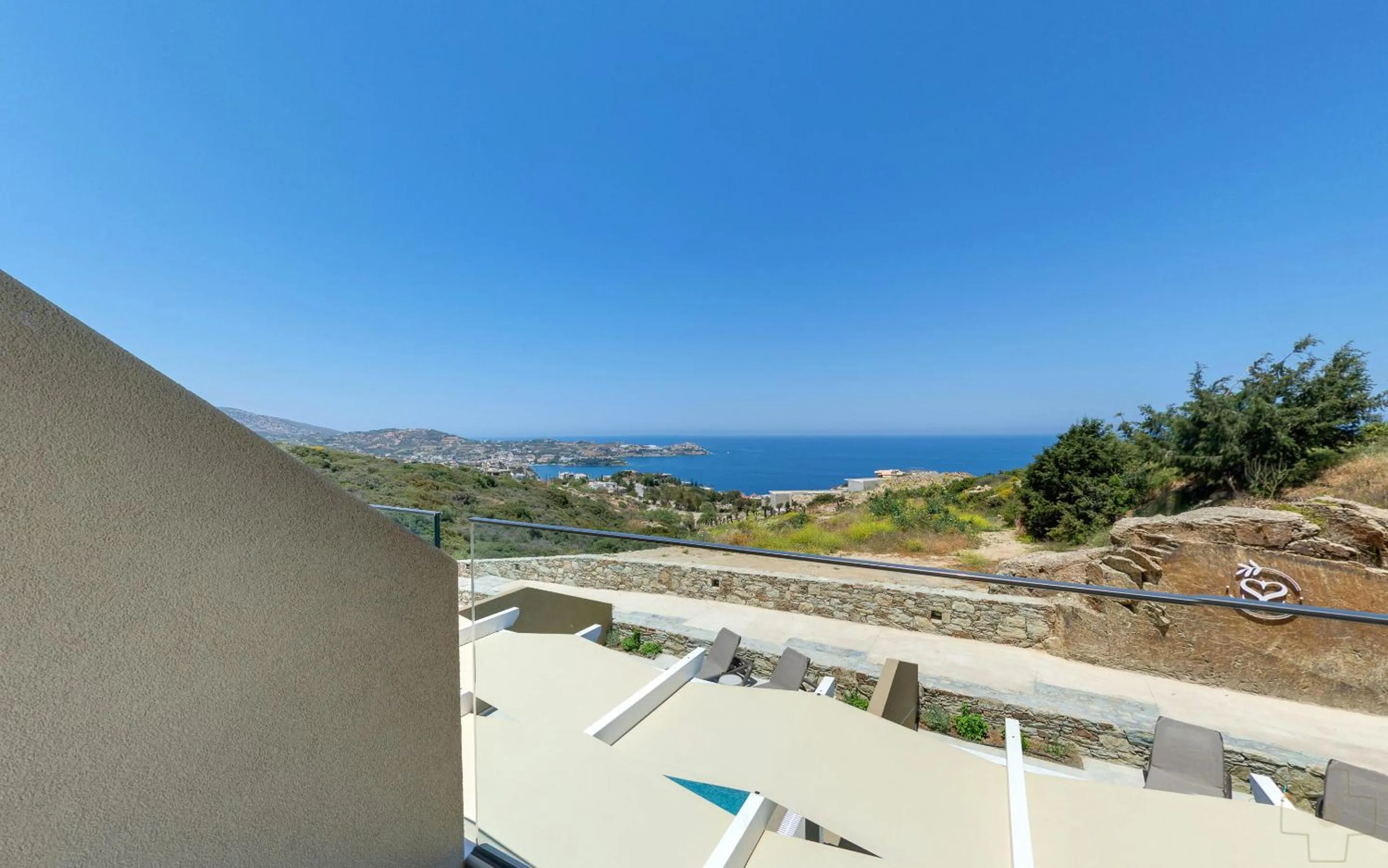 Spiros-Soula Thematic Suites