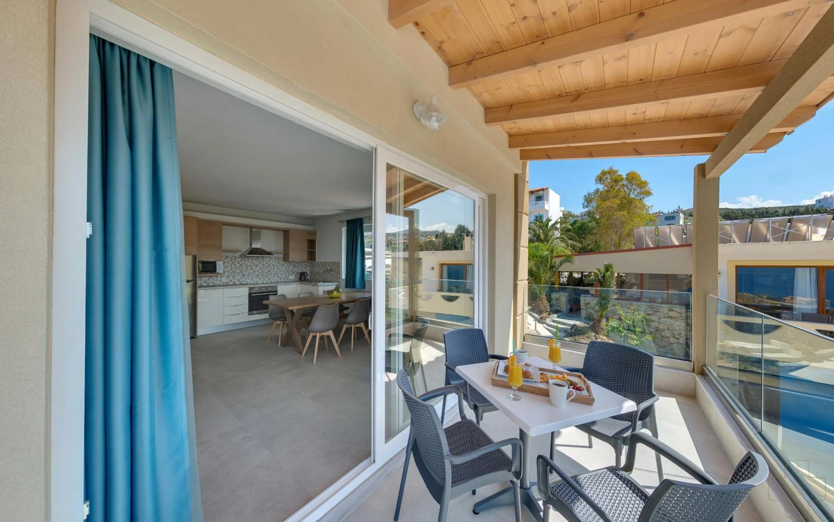 Spiros-Soula Thematic Suites