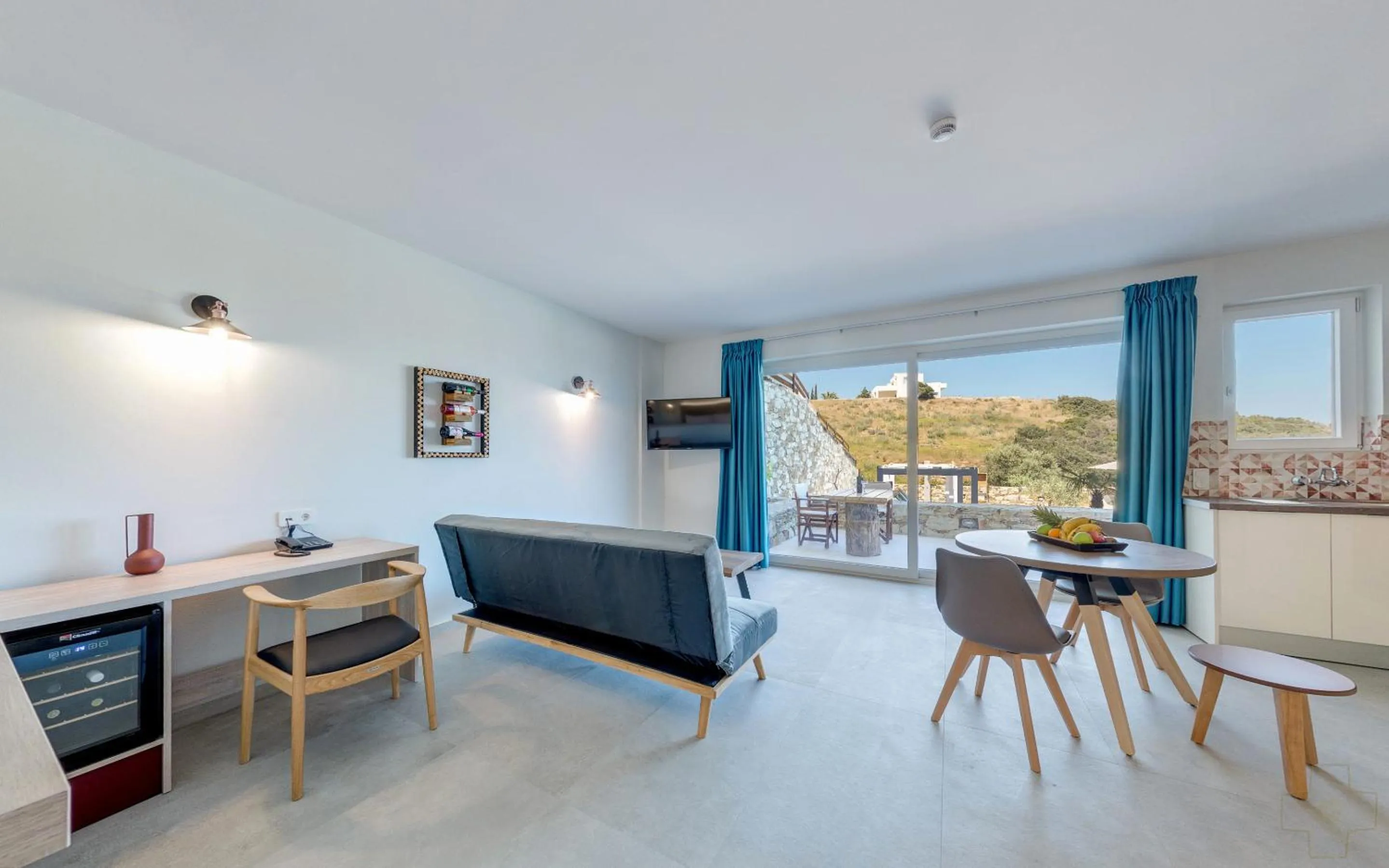 Spiros-Soula Thematic Suites