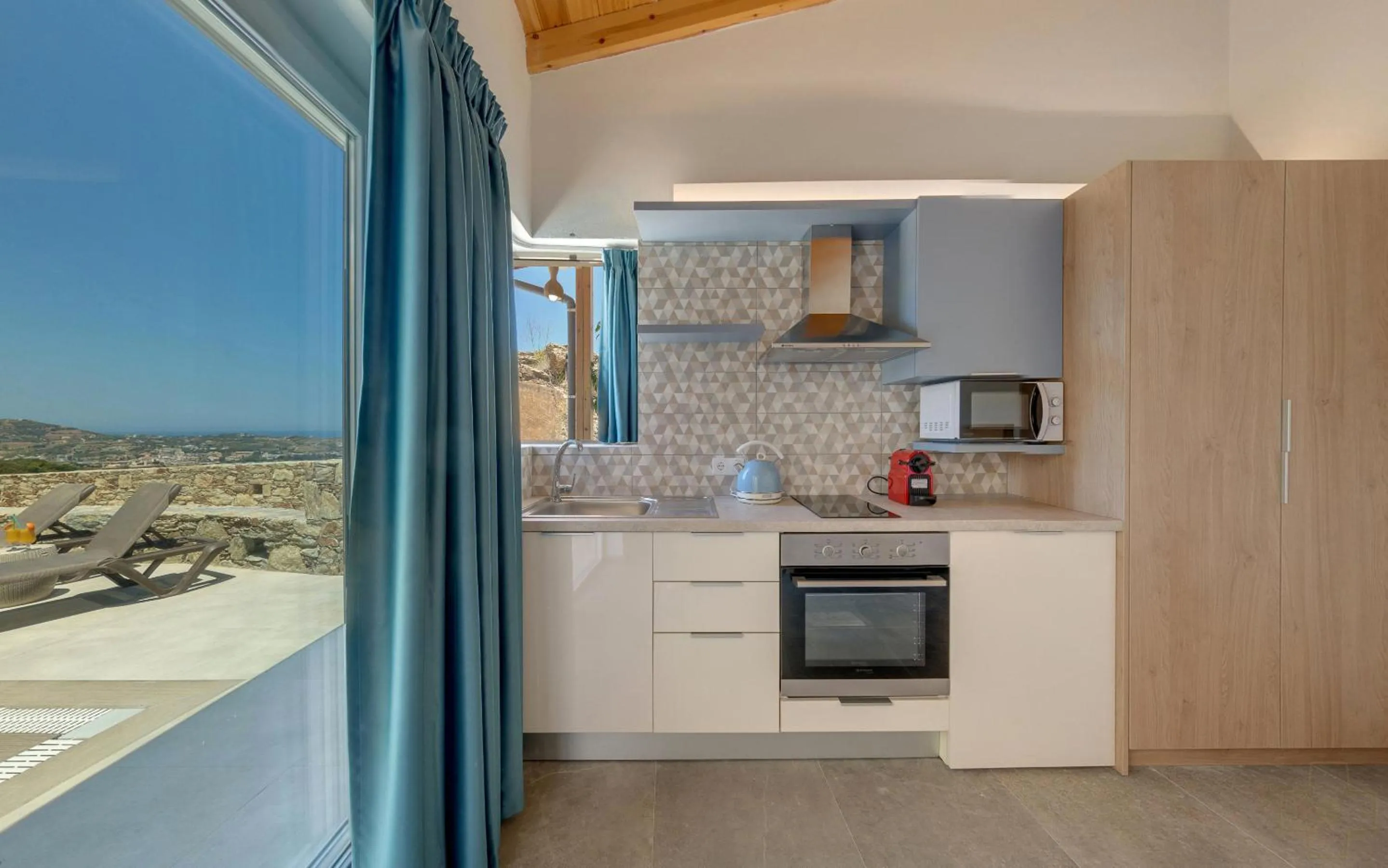 Spiros-Soula Thematic Suites