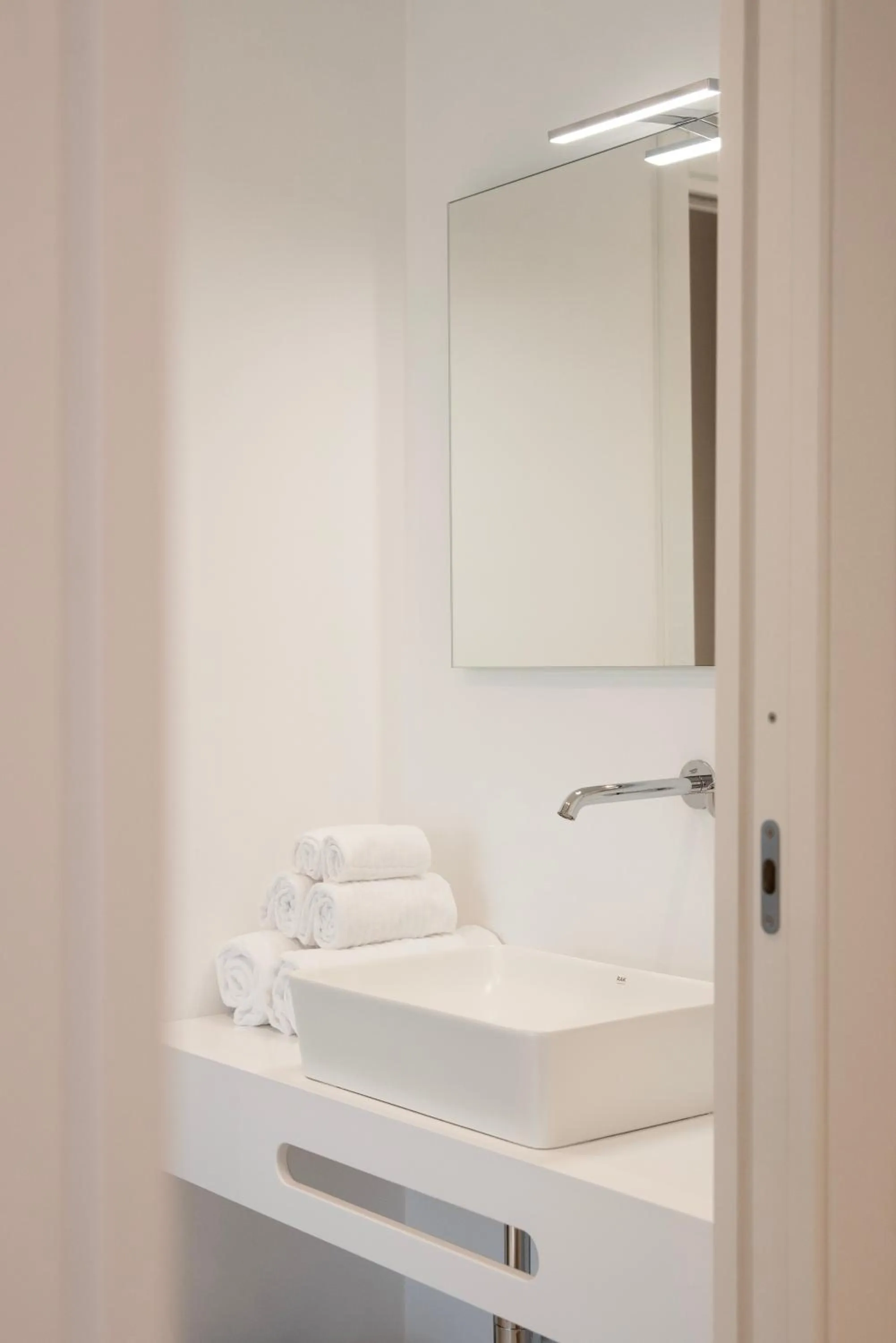 Bathroom in Marina Gardens Boutique&Suites