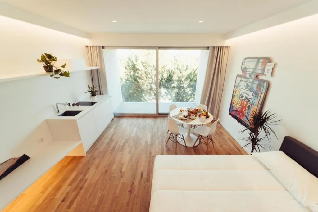 Photo of the whole room, Bed in Marina Gardens Boutique&Suites