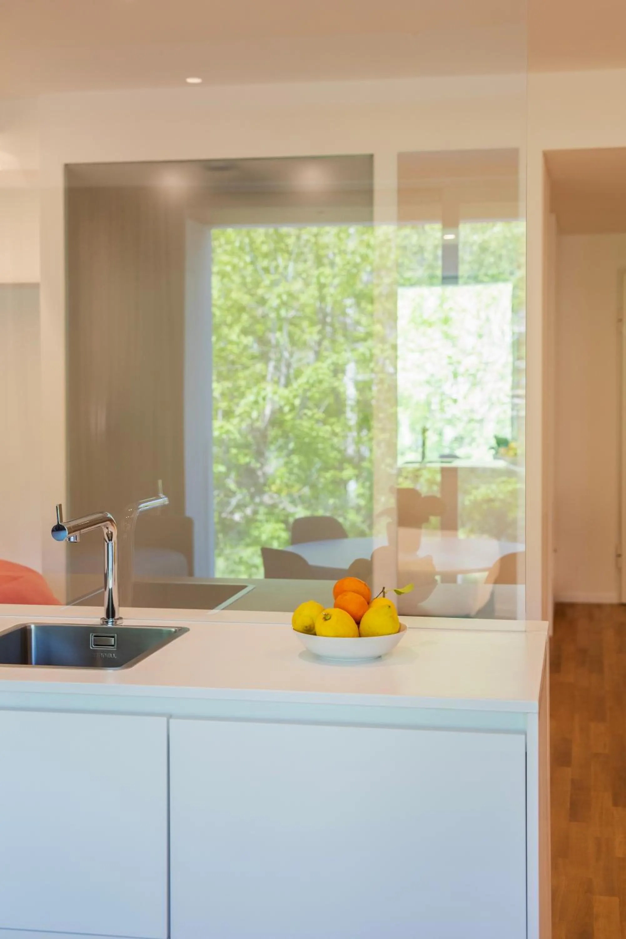 Communal lounge/ TV room in Marina Gardens Boutique&Suites