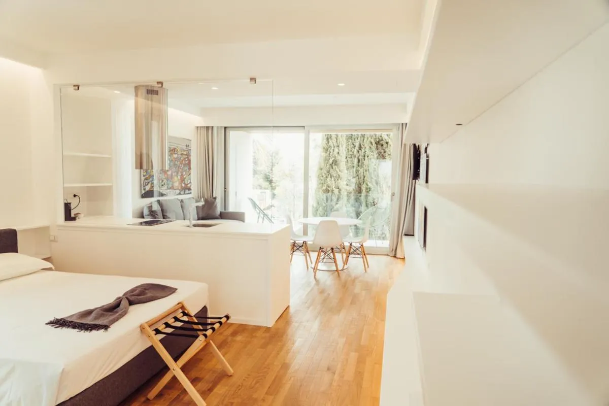 Photo of the whole room, Bed in Marina Gardens Boutique&Suites