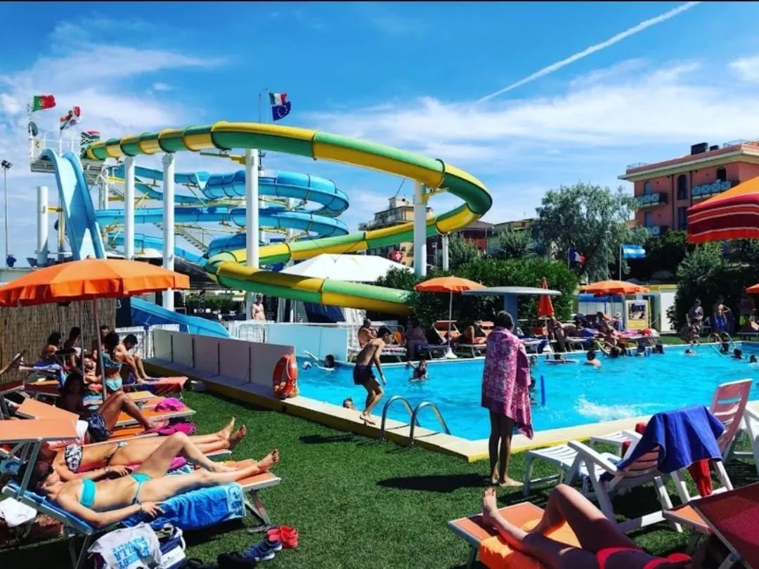 Swimming pool in Hotel Sabbia d'Oro
