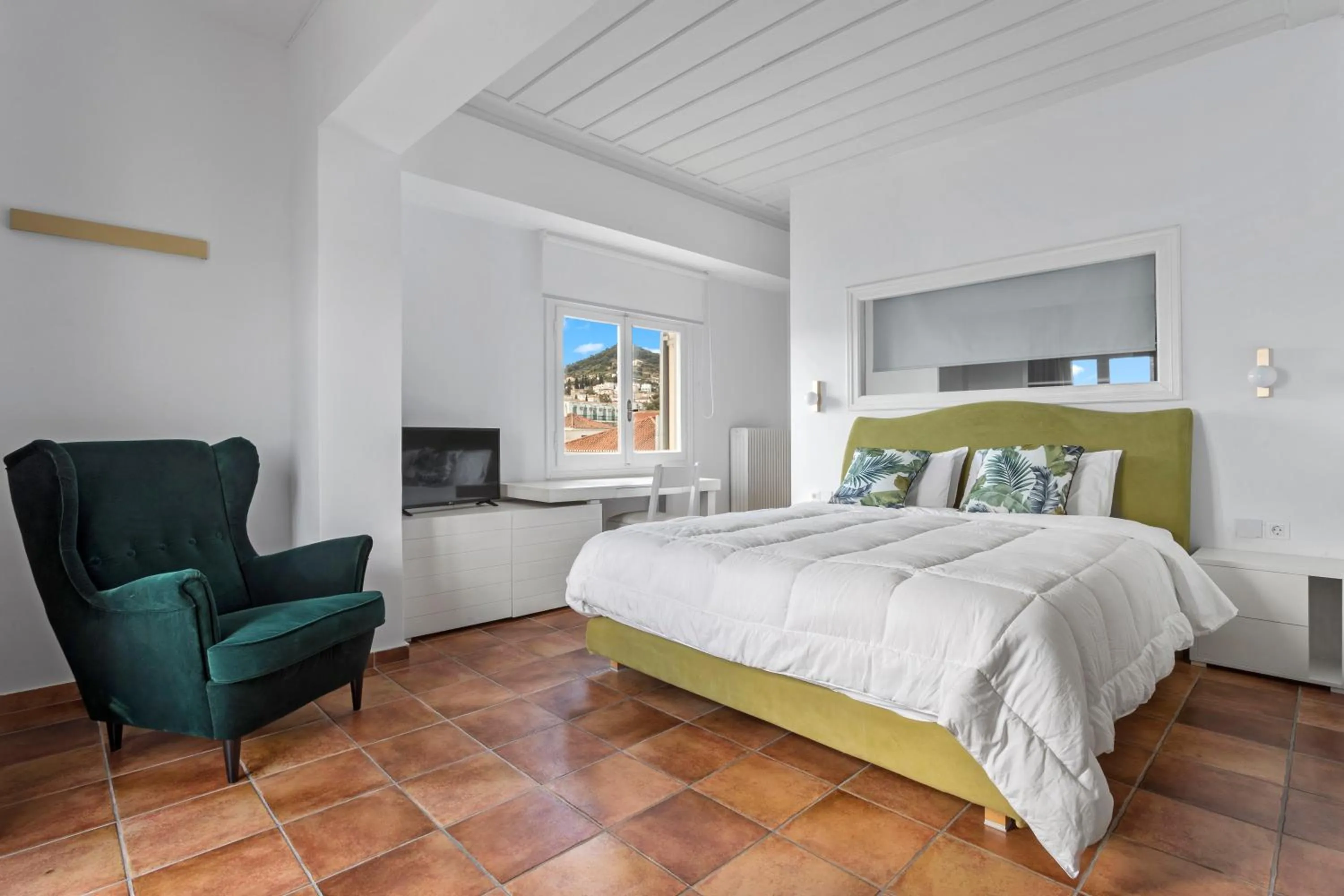 Bed in Hotel Roumani