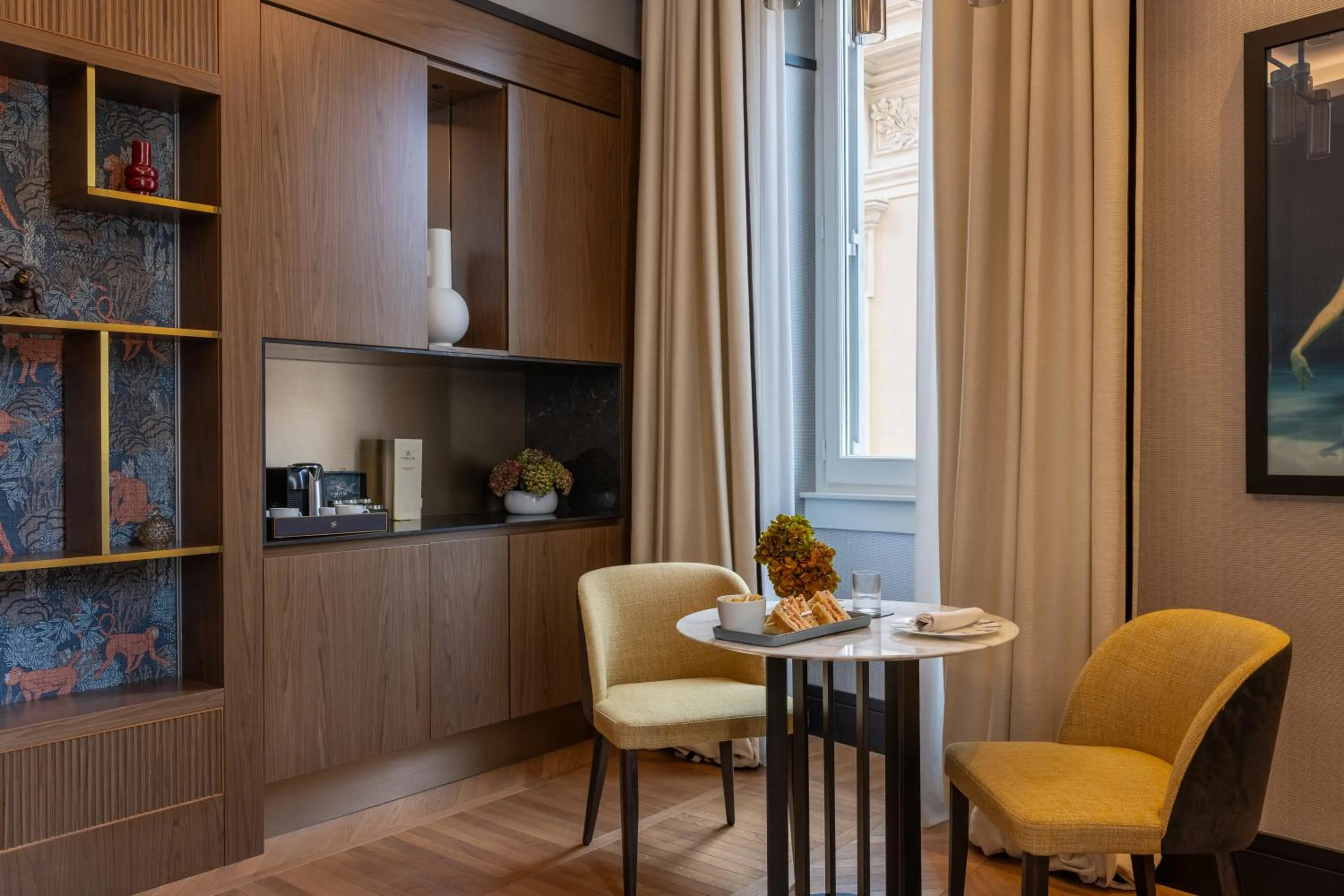 Seating area in Umiltà 36