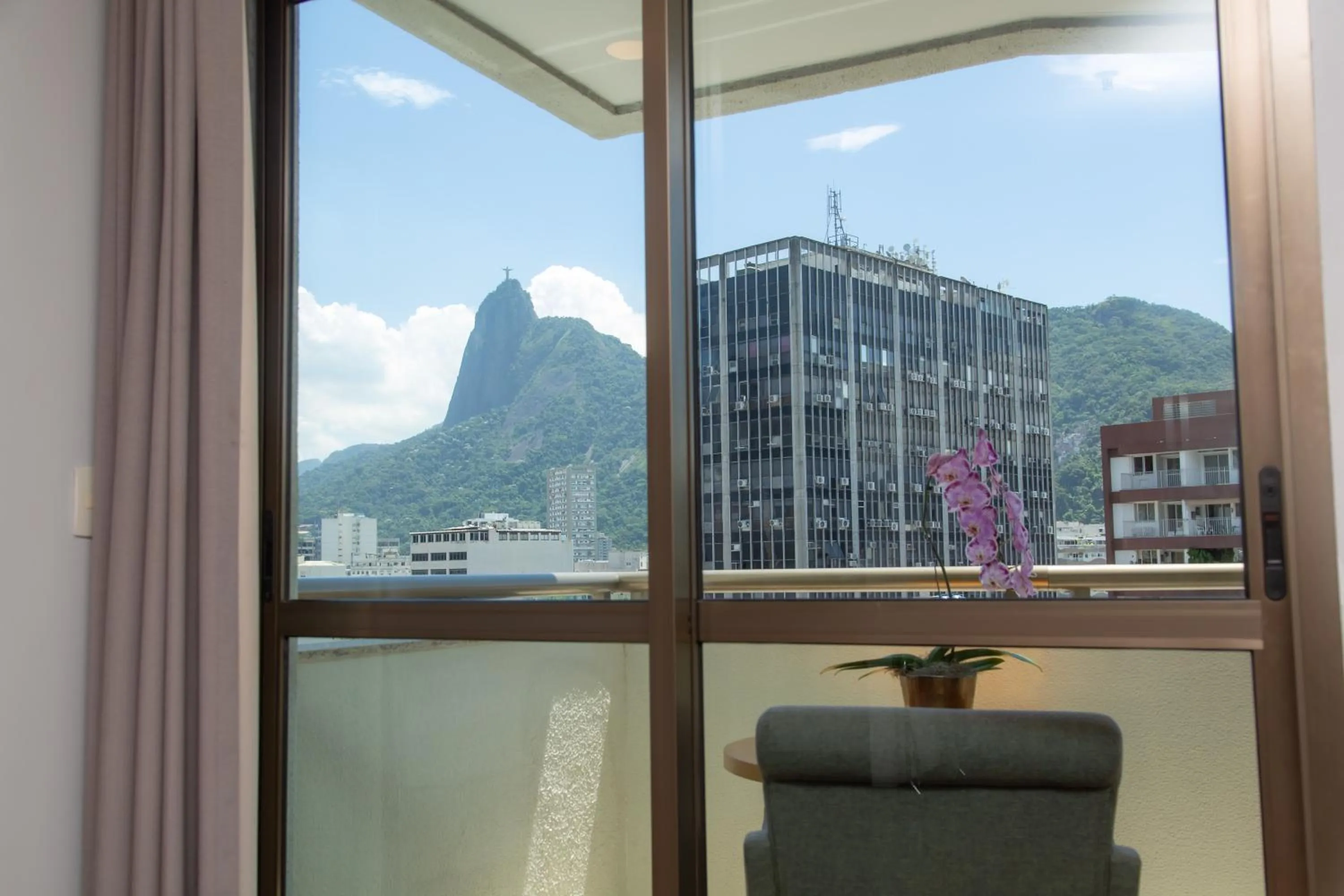 Day in Lobie Botafogo Privilege