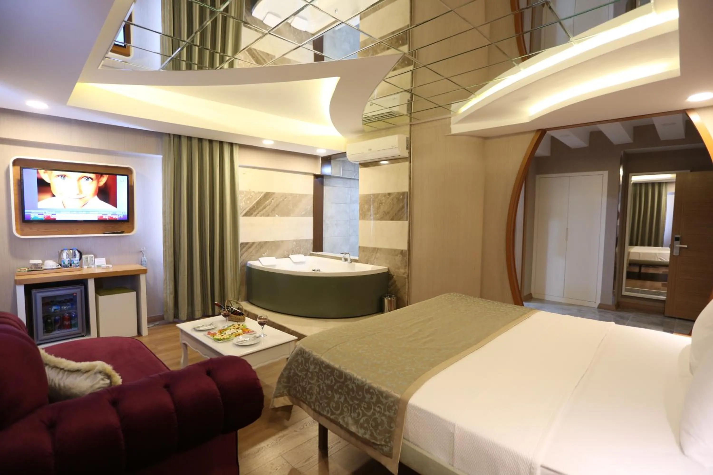 Bed in Life Corner Hotel