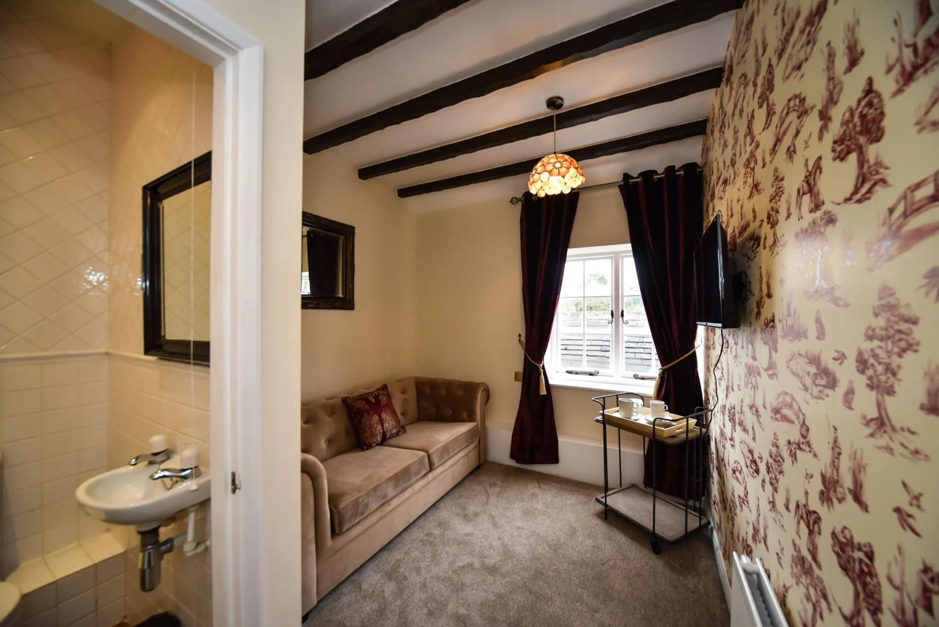 Living room in The Bear Inn