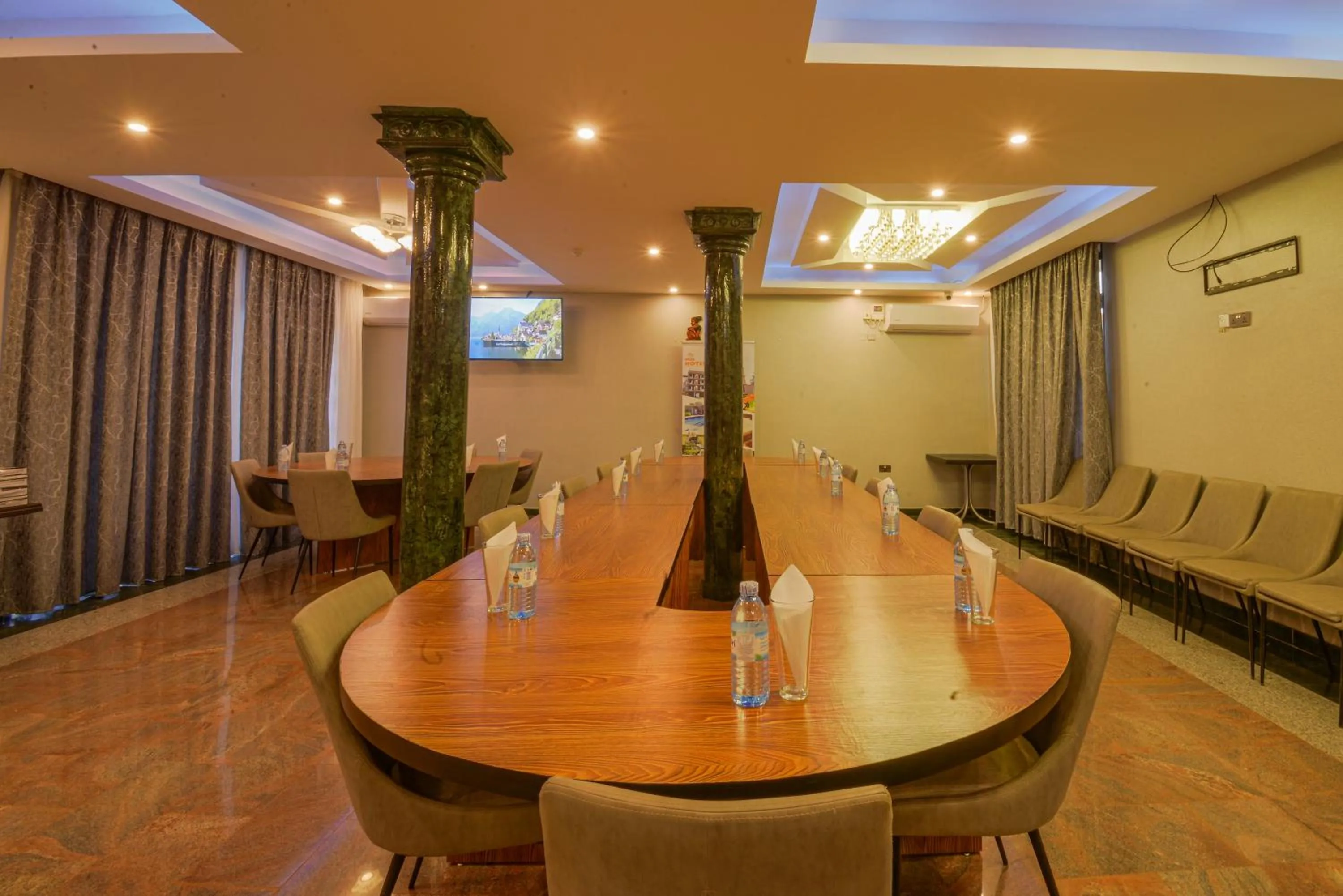 Meeting/conference room in Mlex Hotel