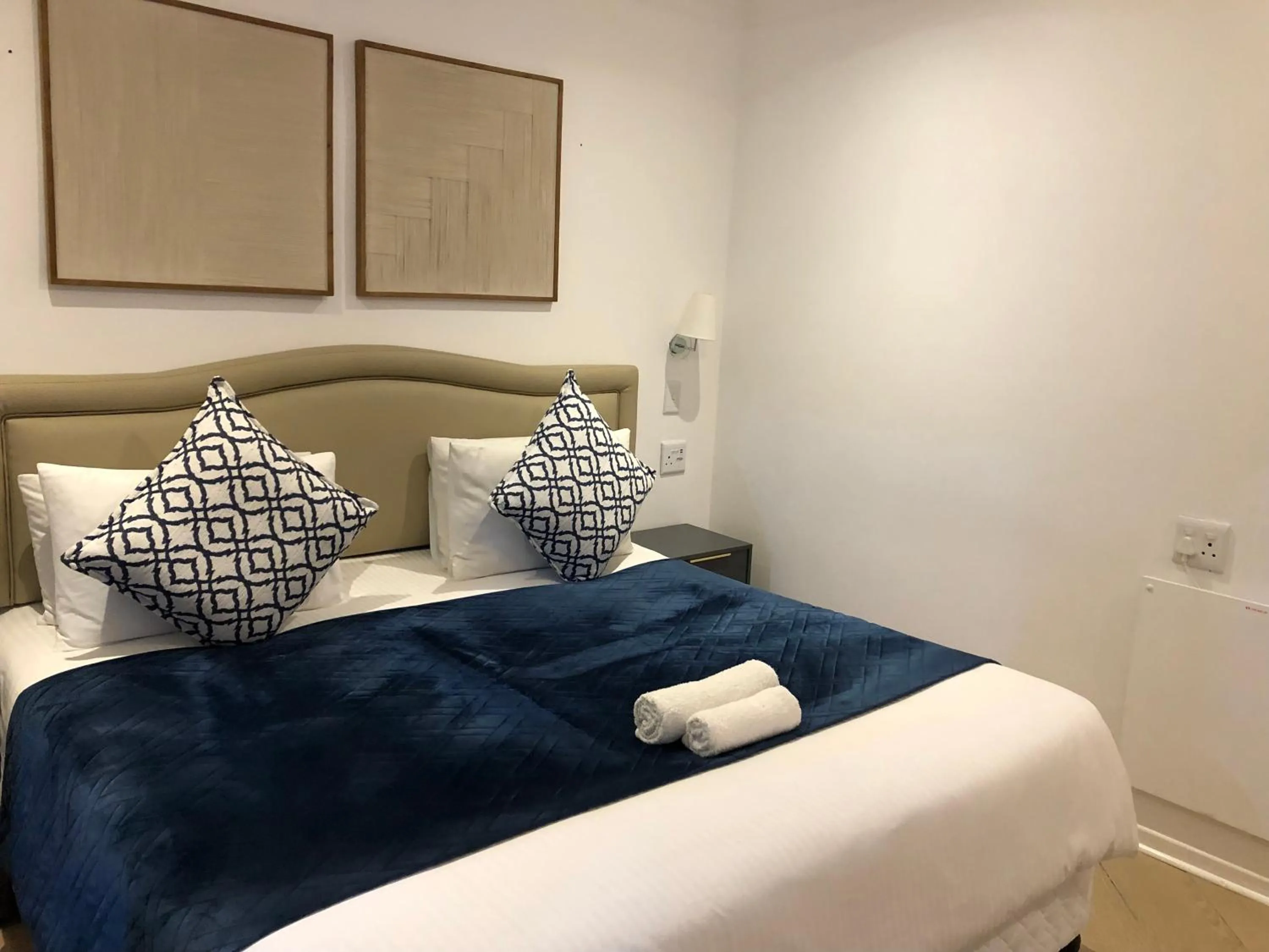 Bed in Bluebanana Lodge