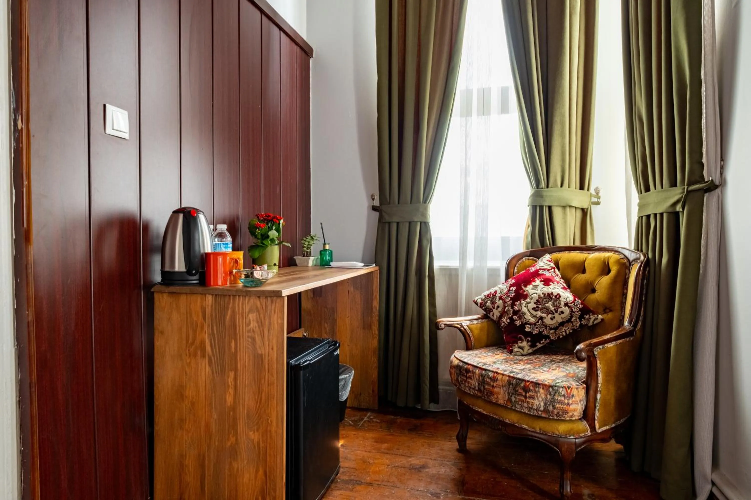 Seating area in Nevalist Hotel