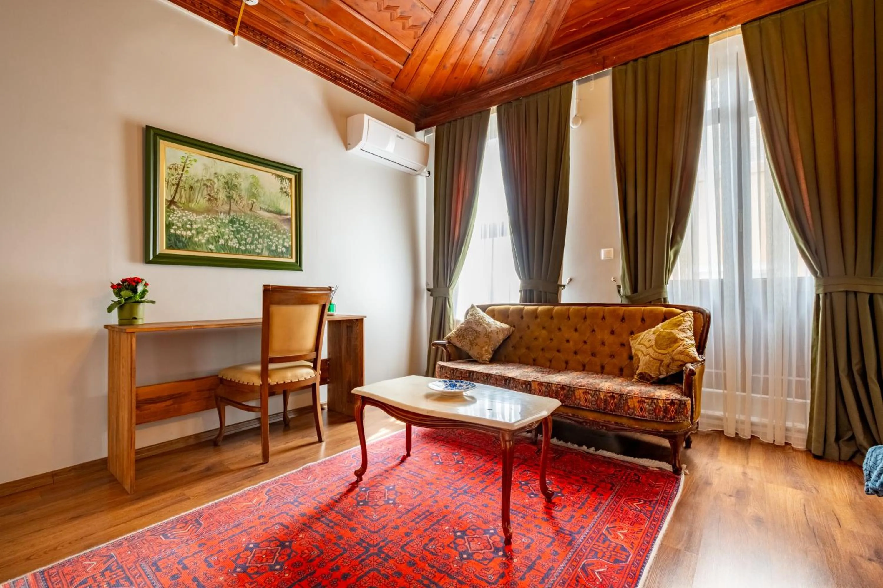 Balcony/Terrace in Nevalist Hotel