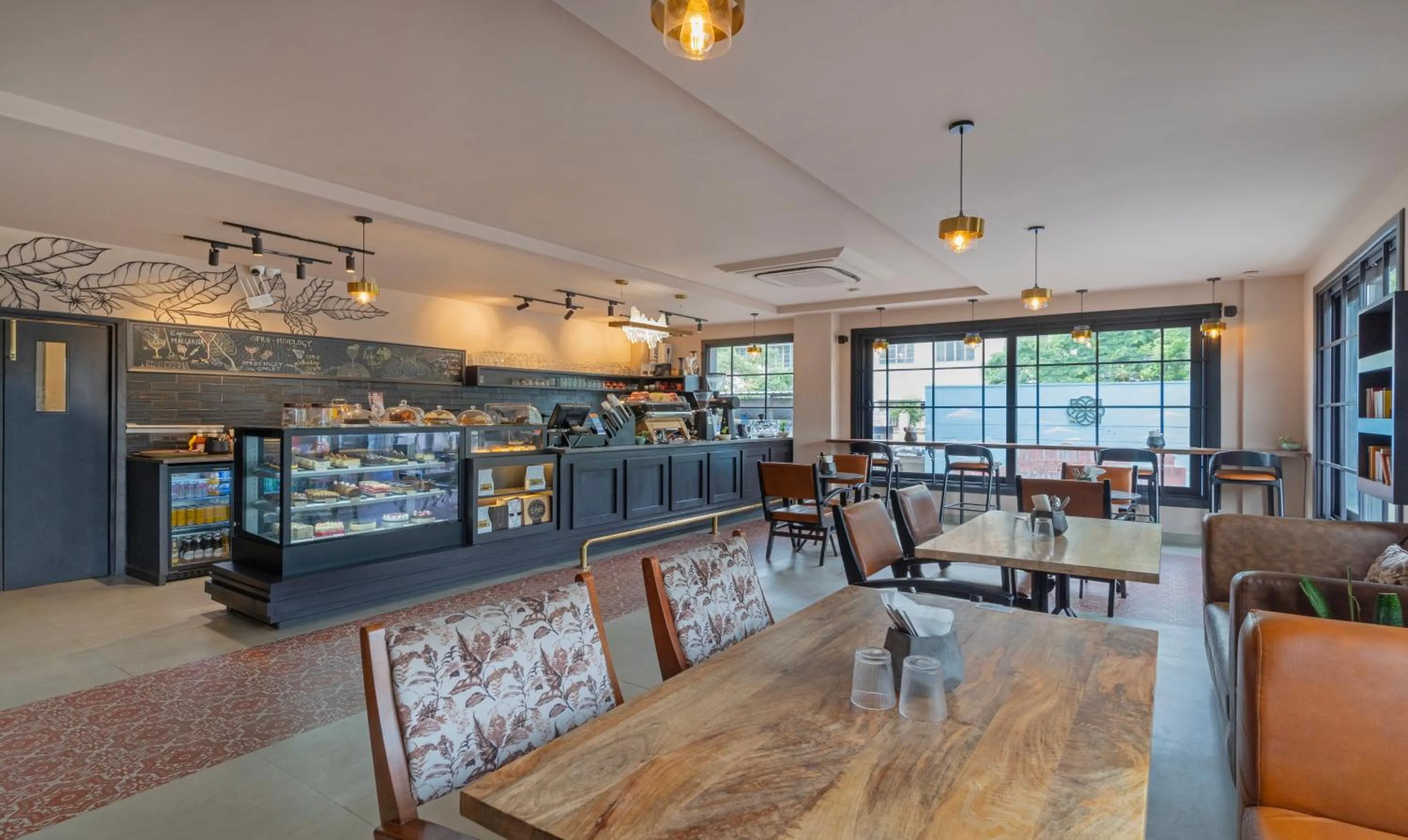 Restaurant/places to eat in Treebo Premium Baramasi By Jai Club Prime