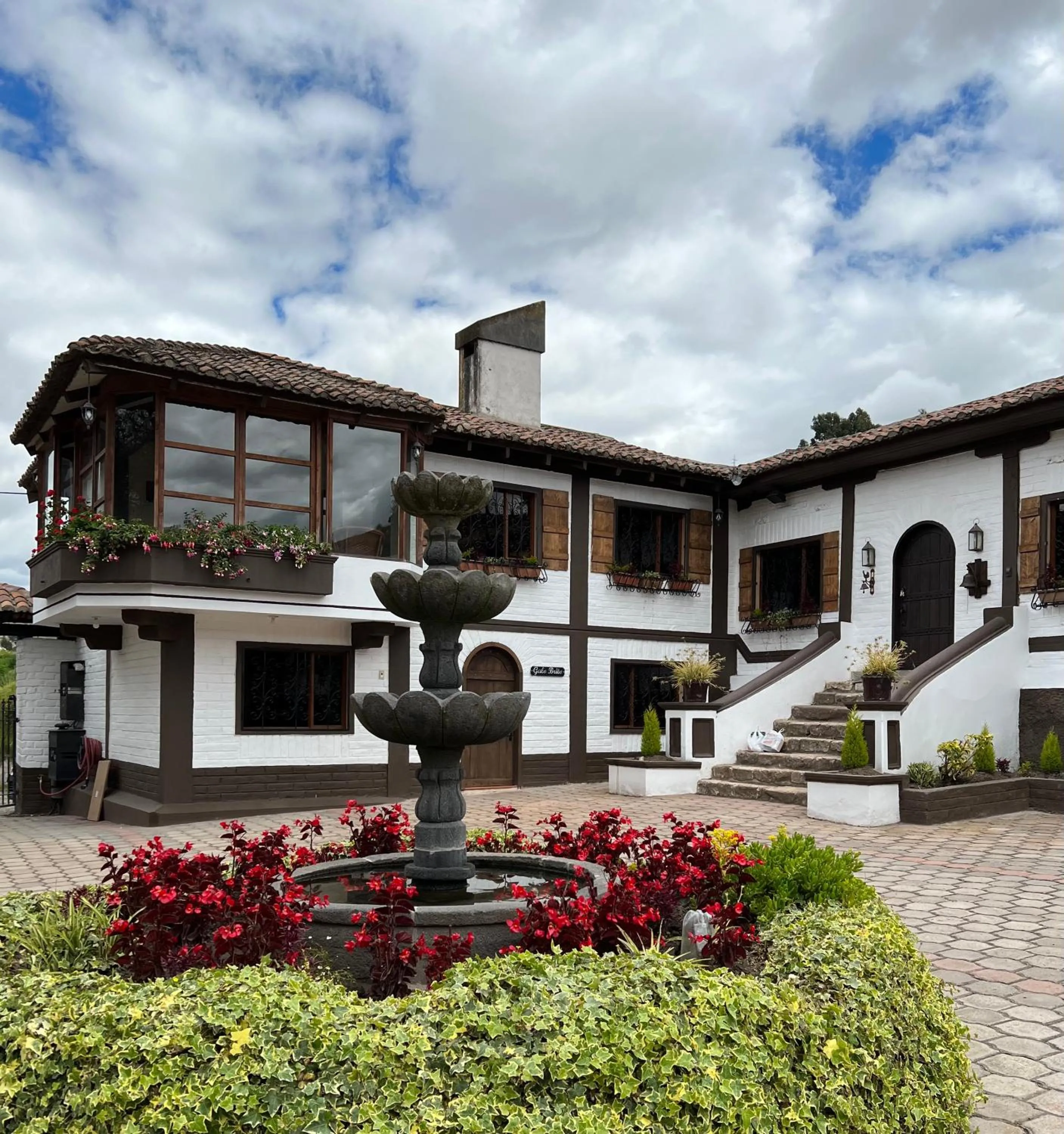 Property building in Hacienda Santa Ana Lodging