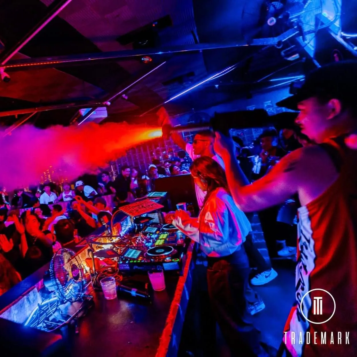 Evening entertainment in 88th Avenue