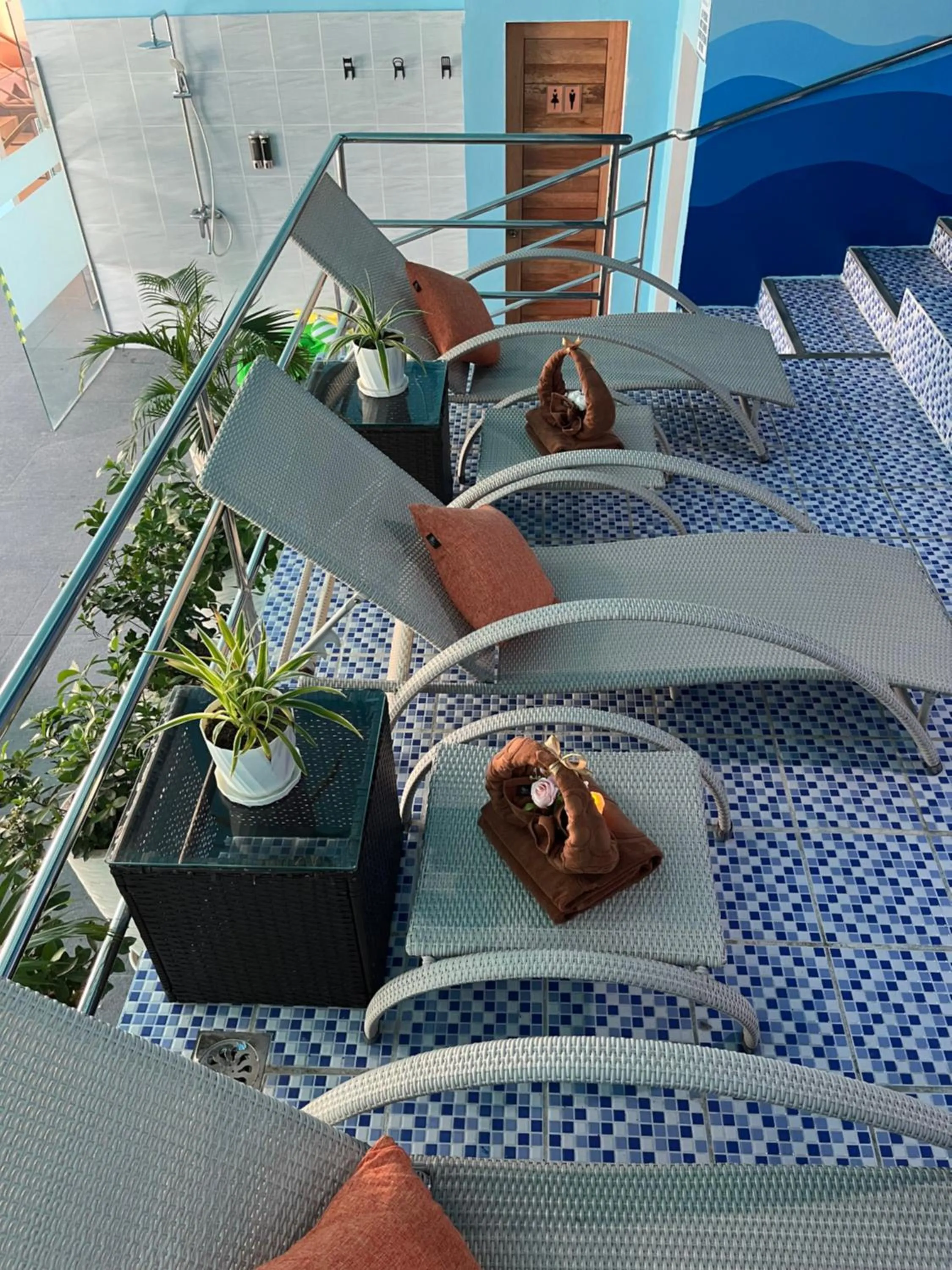 Swimming pool in 88th Avenue