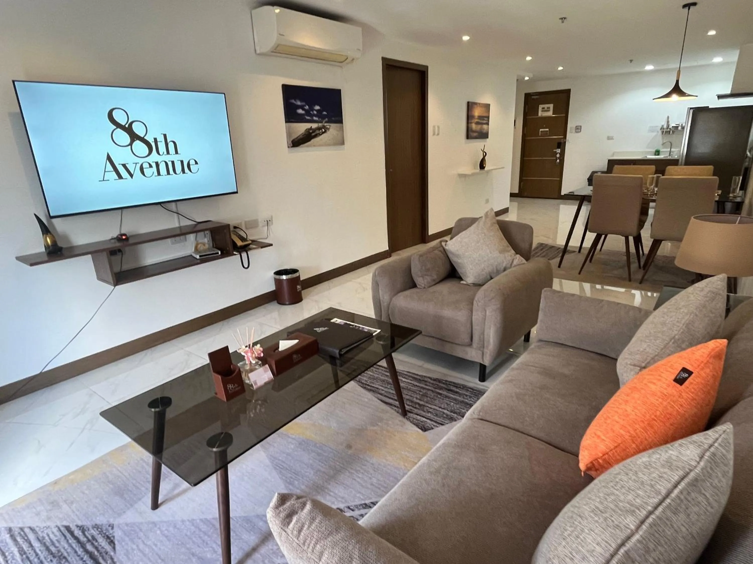 Communal lounge/ TV room in 88th Avenue