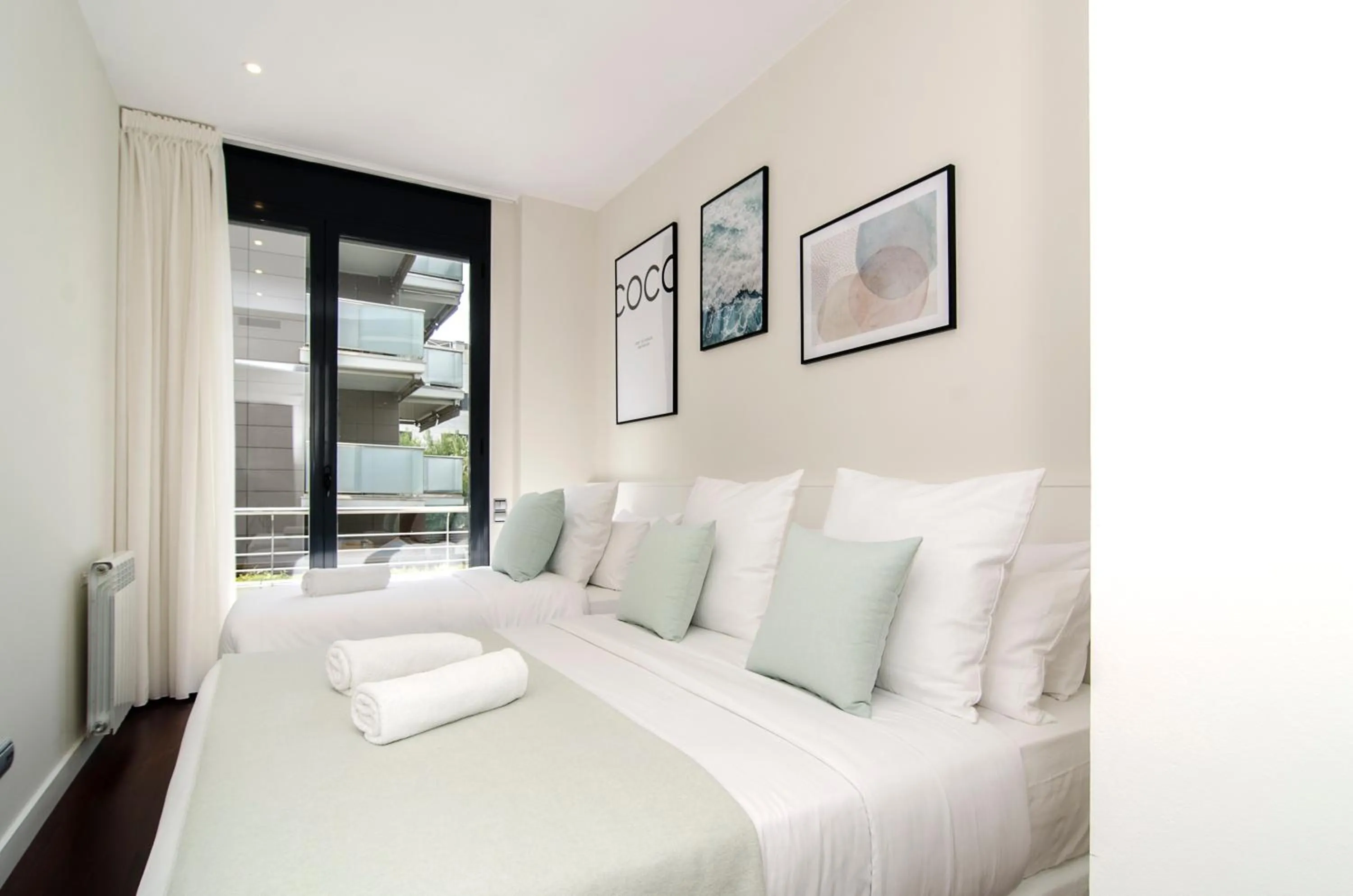 Bed in Sitges Spaces Garden Paradise 3 bedroom, 3 bathroom, huge PRIVATE garden-terrace, pool- sleeps up to 8