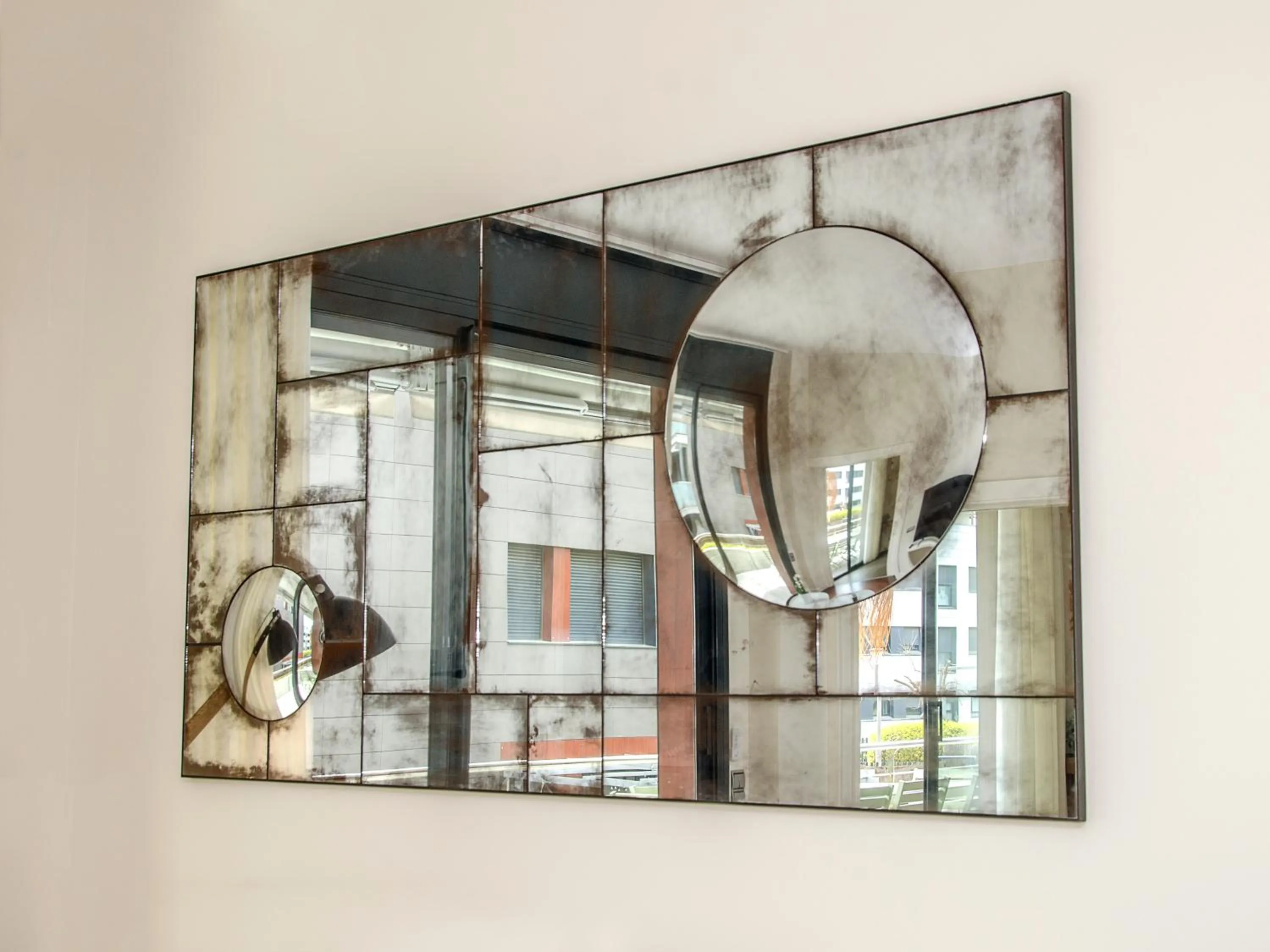 Sitges Spaces Garden Paradise 3 bedroom, 3 bathroom, huge PRIVATE garden-terrace, pool- sleeps up to 8