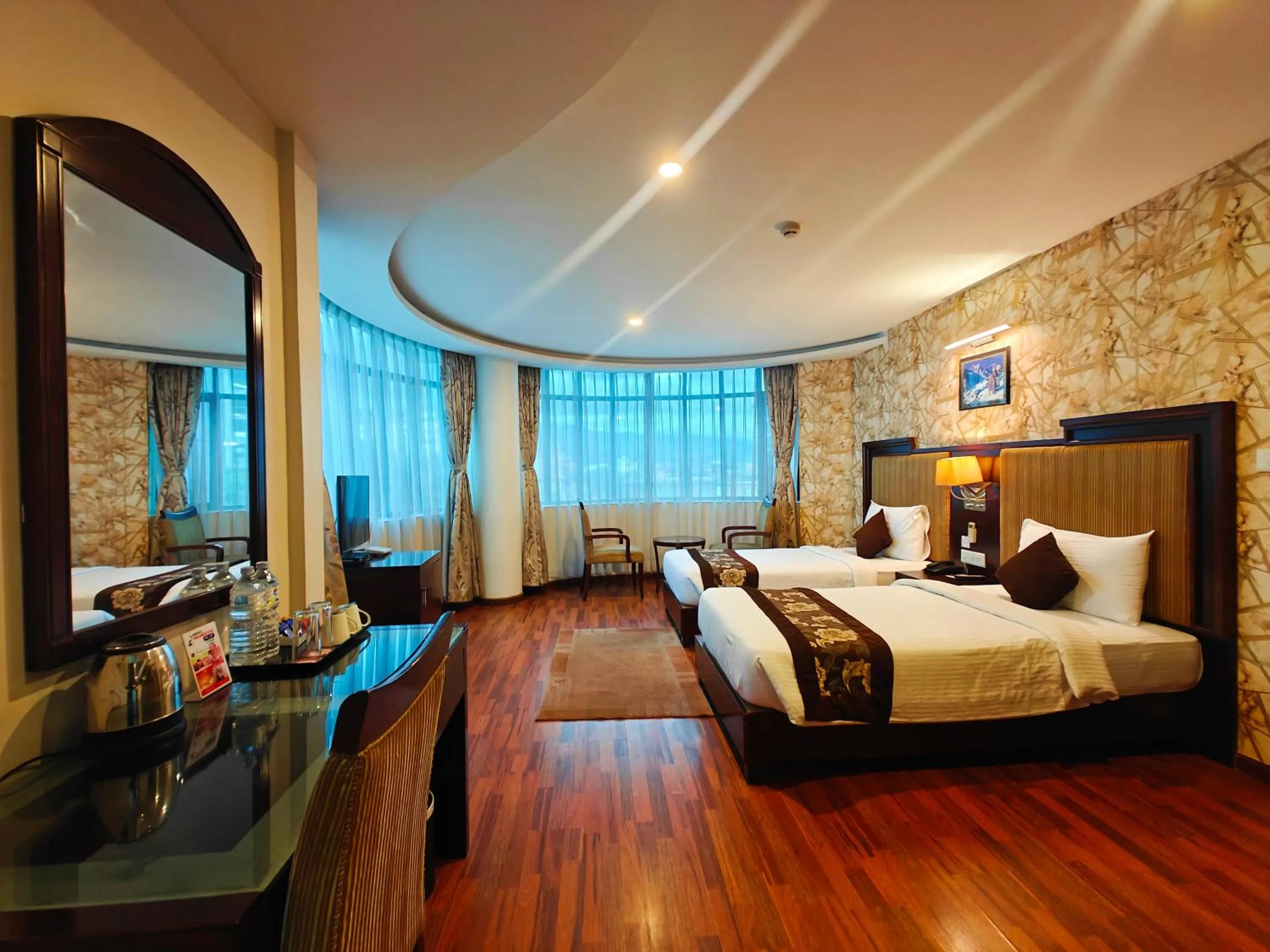 Bedroom, Bed in Hotel Mirage Regency