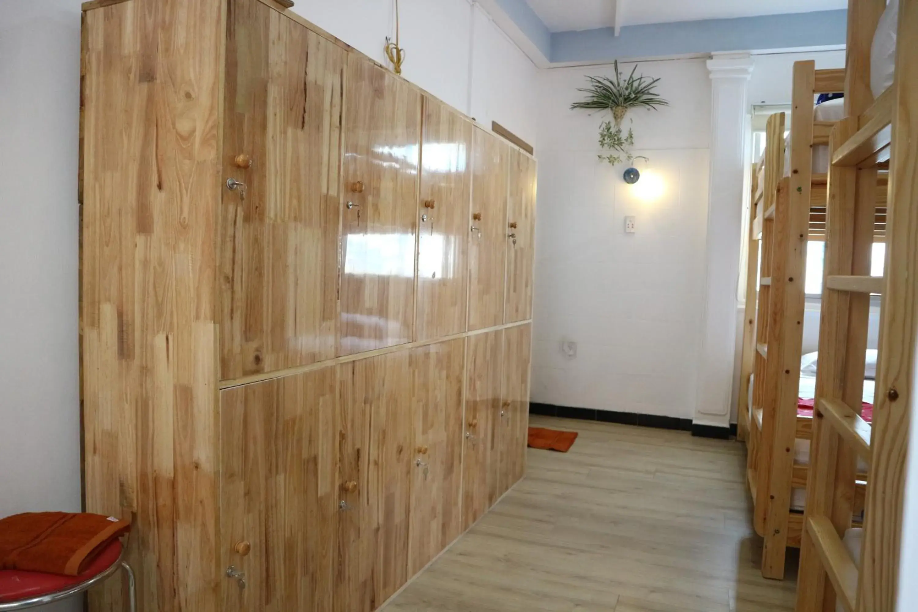 Bed in 10-Bed Mixed Dormitory Room in Loan Võ hostel Bed in 10-Bed Mixed Dormitory Room in Loan Võ hostel