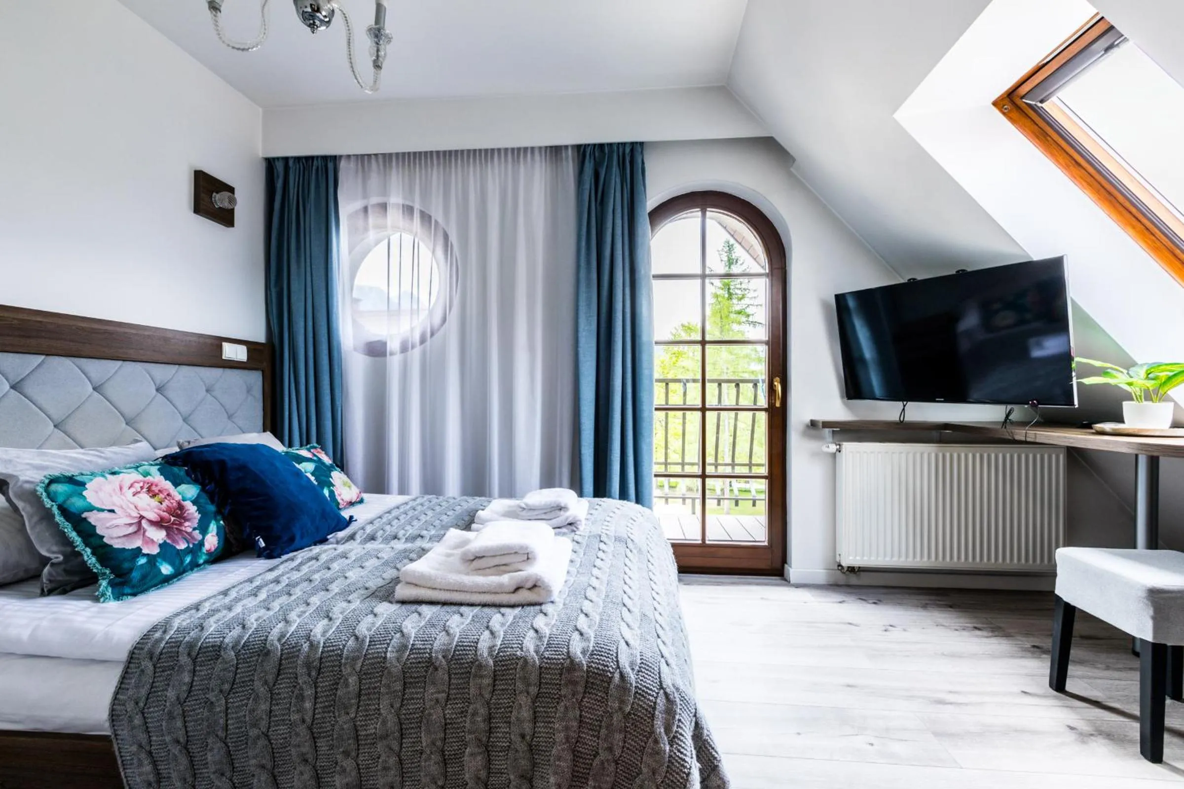 Bedroom, Bed in ApartHost Rezydencja Sienkiewicza