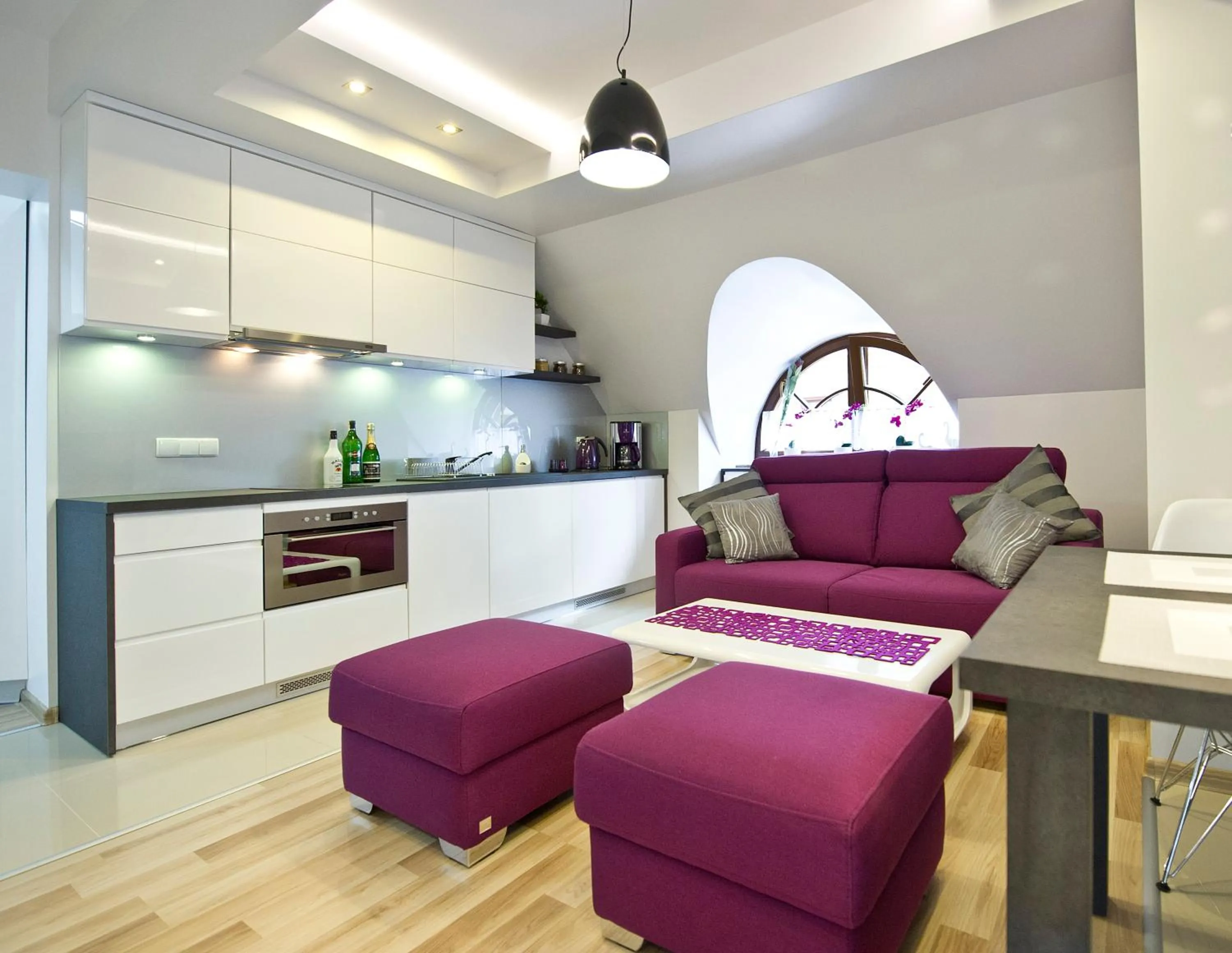 Kitchen or kitchenette in ApartHost Rezydencja Sienkiewicza