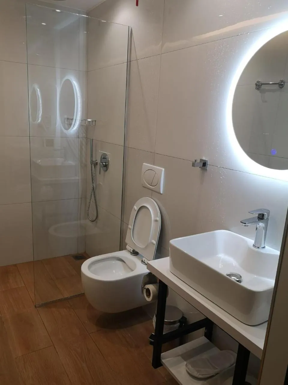 Bathroom in Seawave Hotel