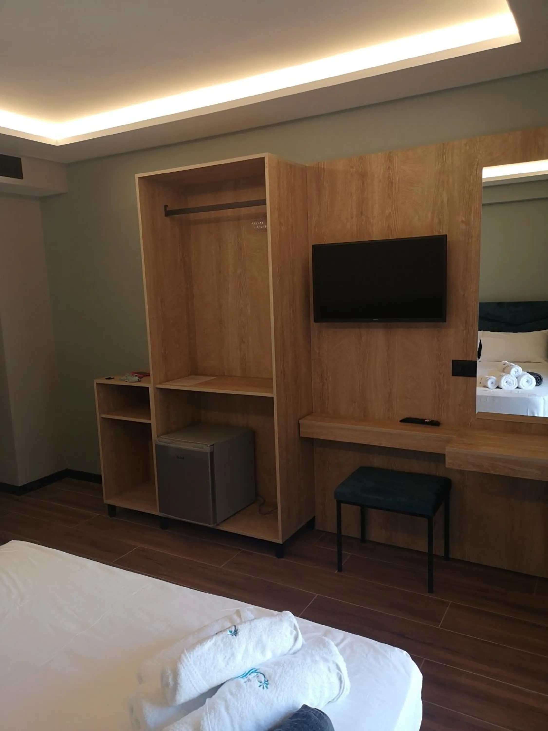 Bedroom, Bed in Seawave Hotel