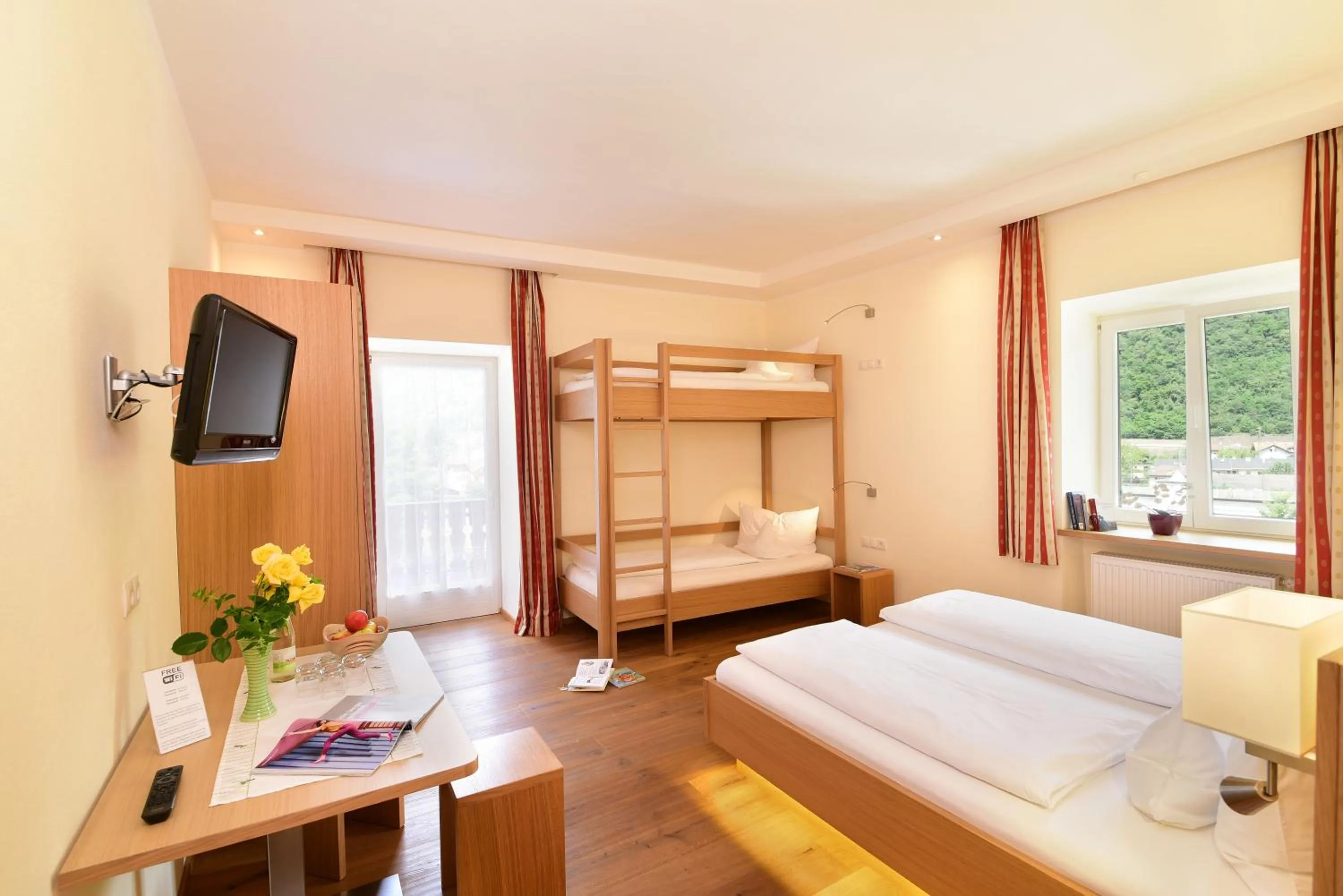 Photo of the whole room, Bed in Ansitz Gamp